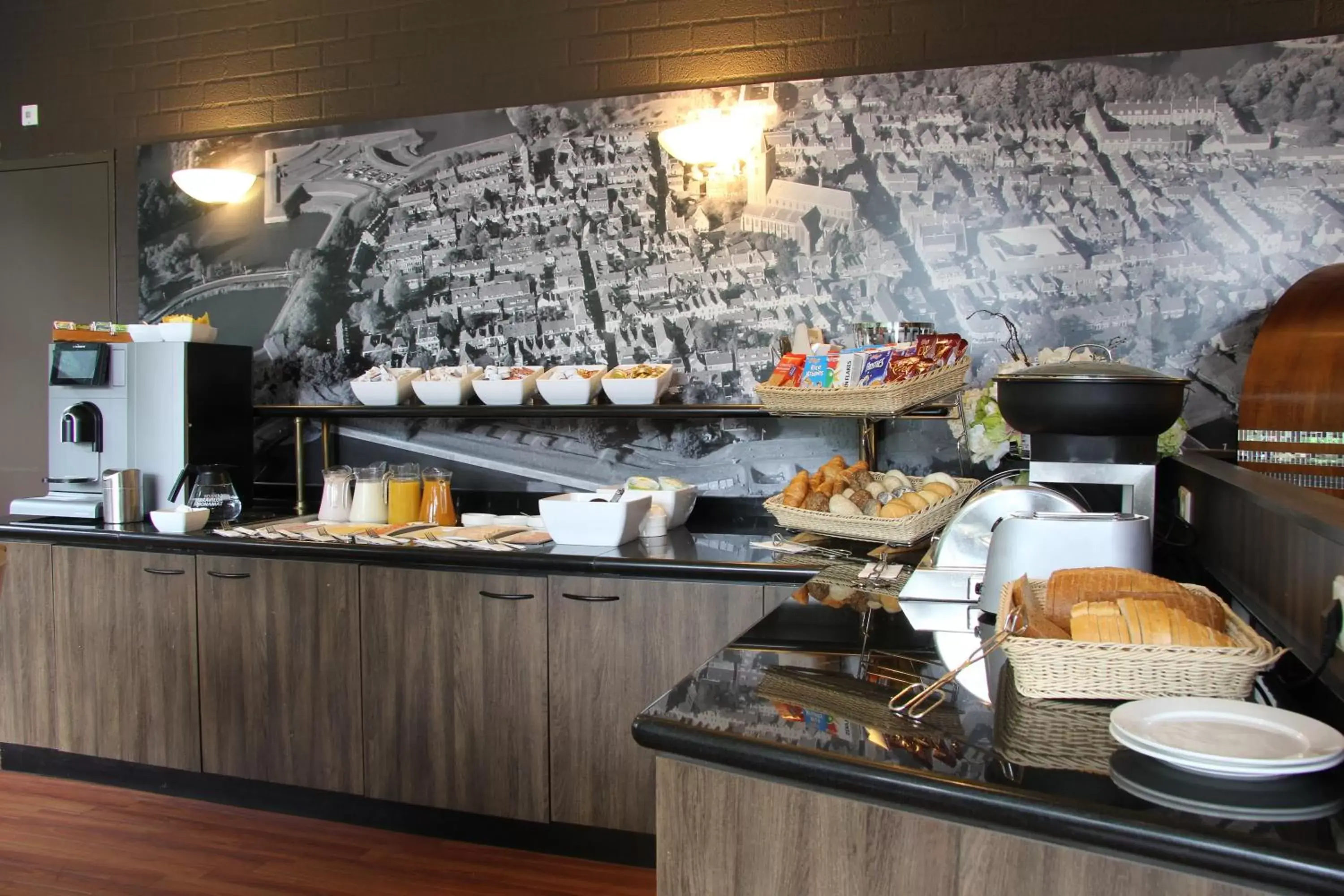 Buffet breakfast, Restaurant/Places to Eat in Bastion Hotel Bussum Hilversum