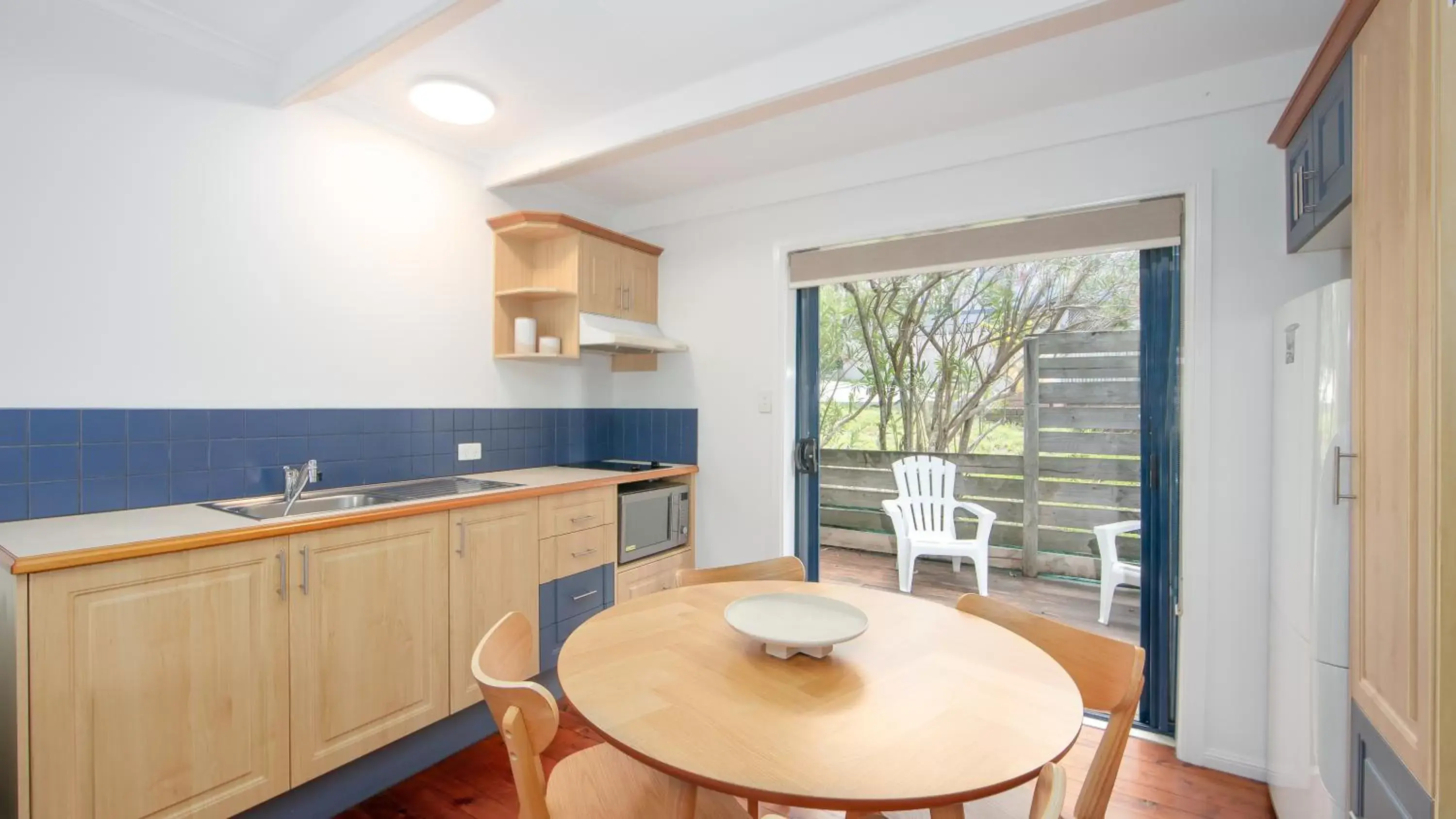 Kitchen or kitchenette, Kitchen/Kitchenette in Coast Yamba - Adults Only