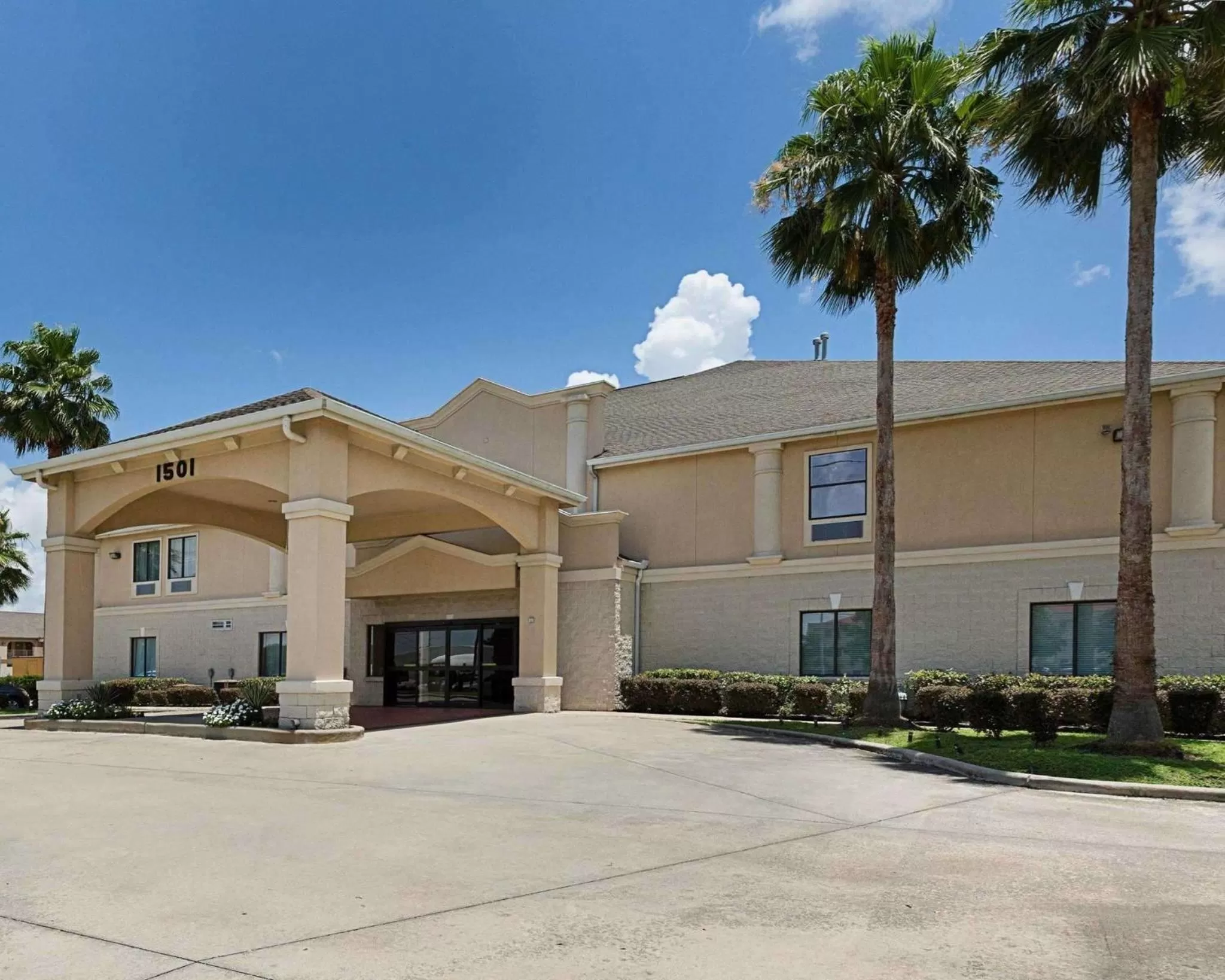 Property Building in Comfort Suites Deer Park Pasadena