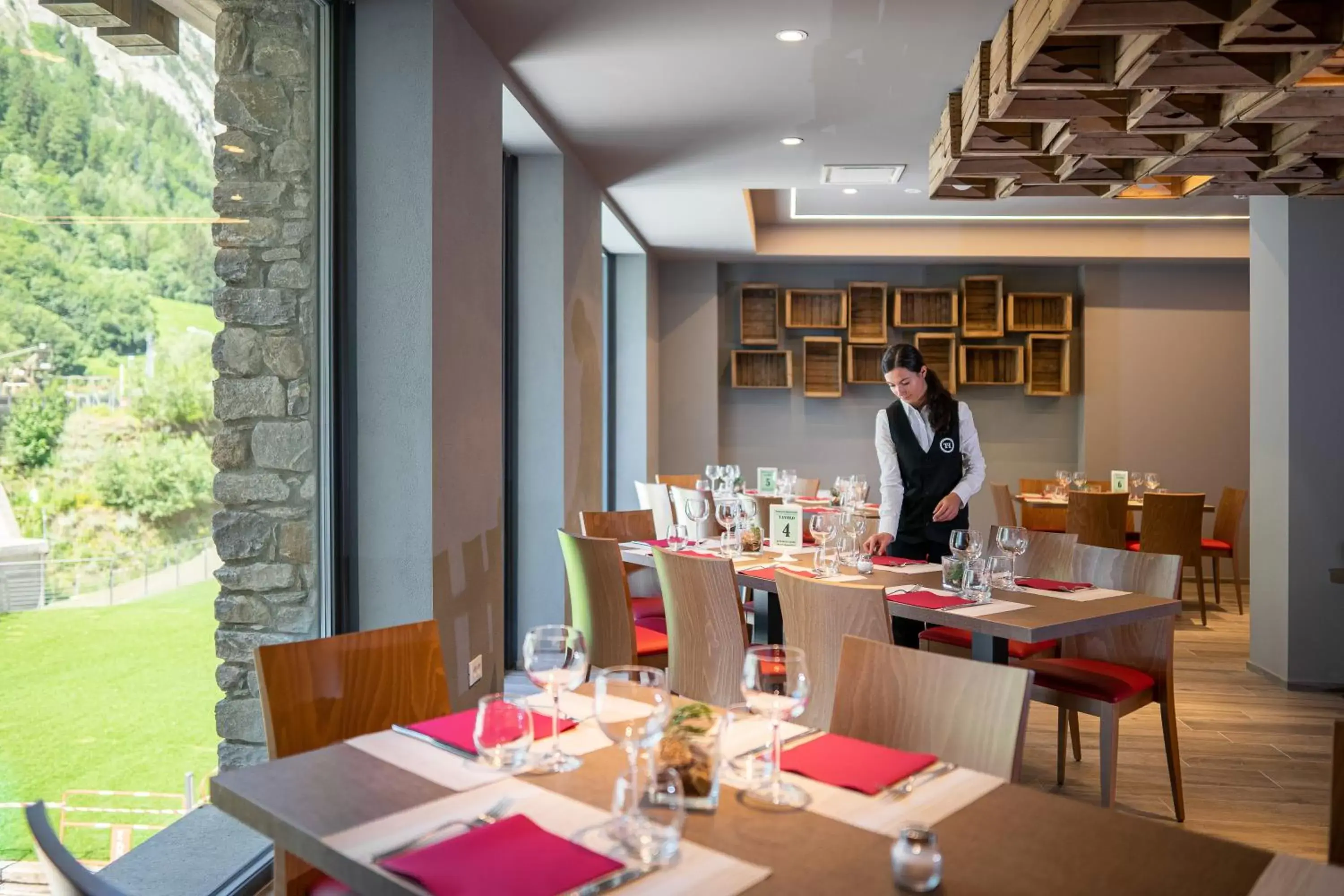 Staff, Restaurant/Places to Eat in TH Courmayeur