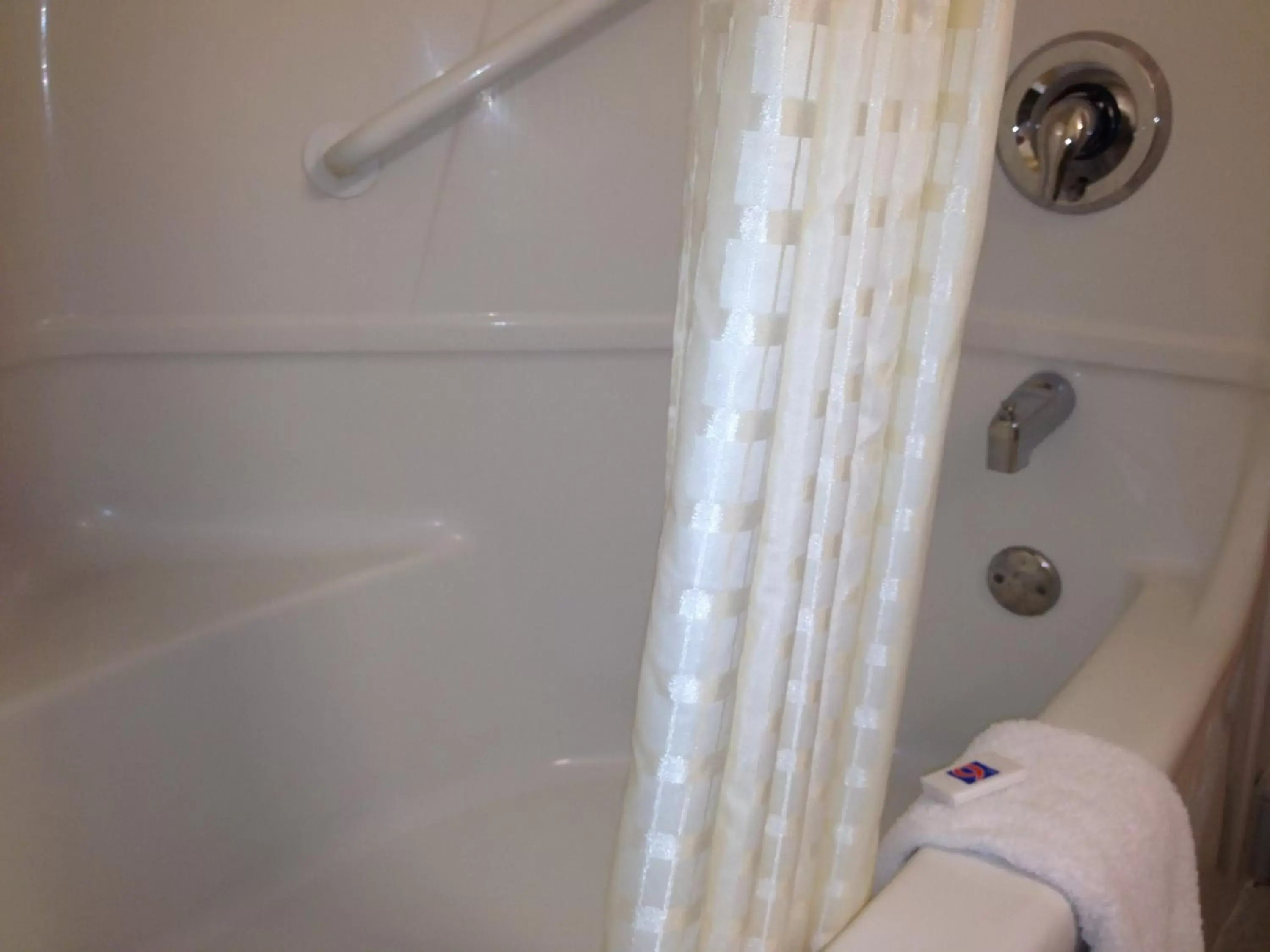 Shower, Bathroom in Motel 6-Montgomery, AL - Airport