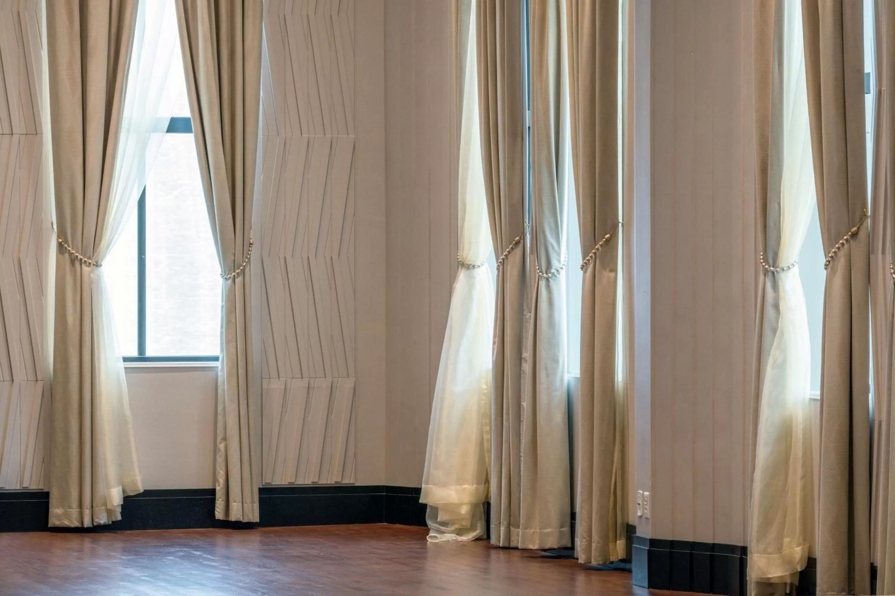 Property building in Tulsa Club Hotel Curio Collection By Hilton