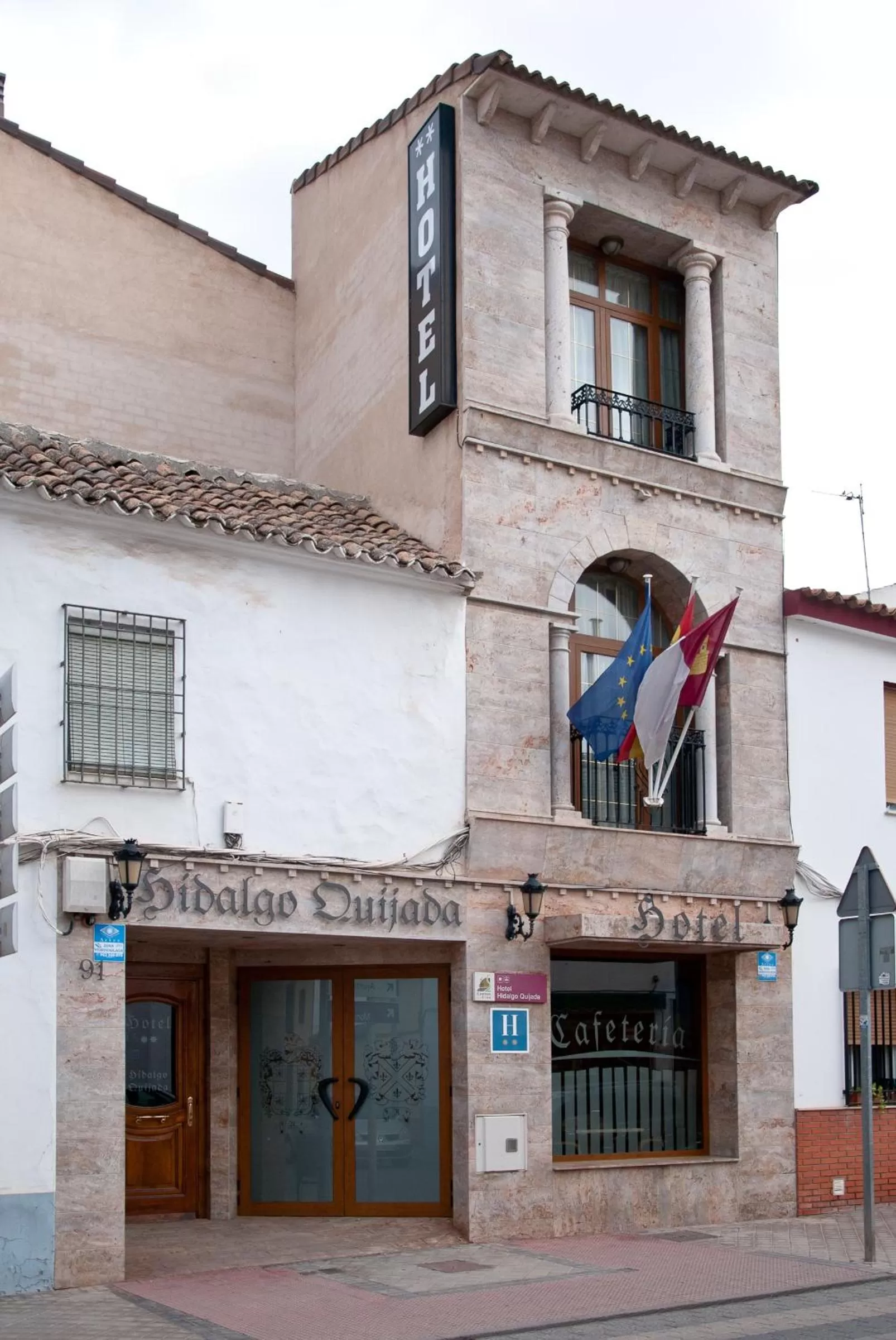 Property building in Hotel Hidalgo Quijada