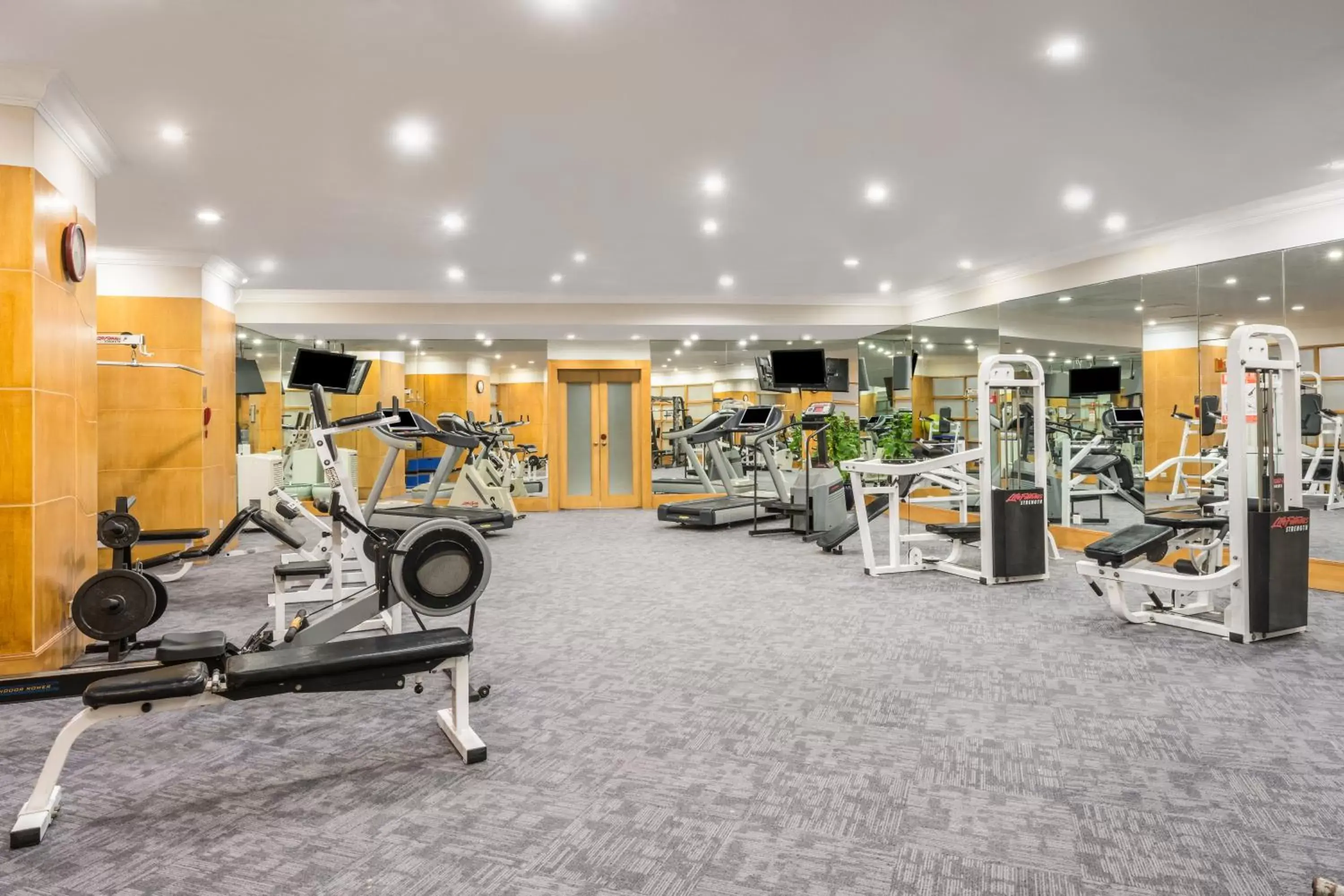 Fitness centre/facilities, Fitness Center/Facilities in Crowne Plaza Qingdao, an IHG Hotel