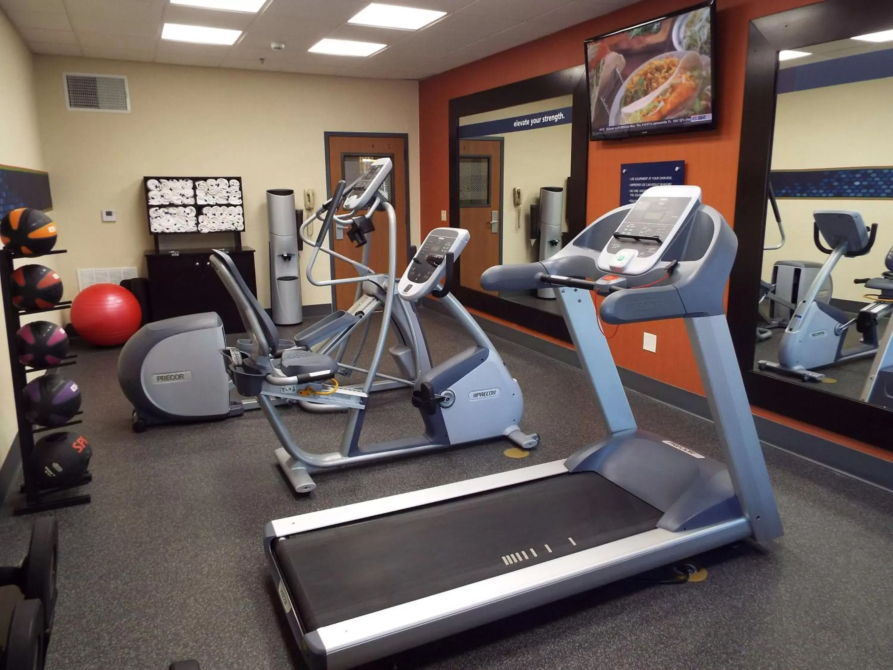 Fitness centre/facilities, Fitness Center/Facilities in Hampton Inn Clinton