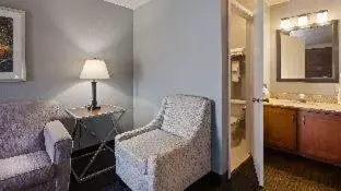 Two-Room King Suite with Walk-In Shower - Disability Access/Non-Smoking in Best Western Pocatello Inn