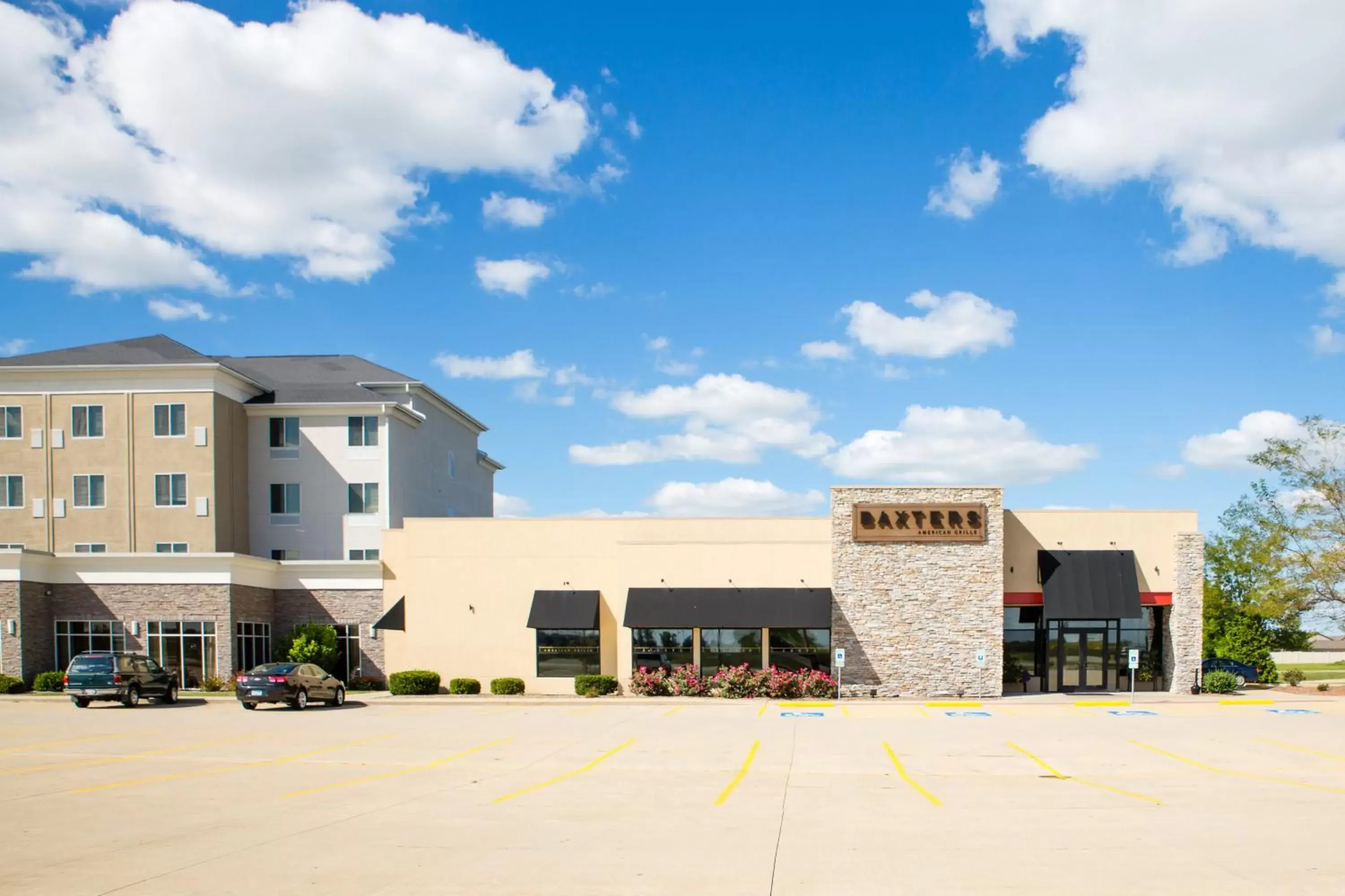 Restaurant/places to eat, Property Building in Holiday Inn Hotel & Suites Bloomington Airport, an IHG Hotel