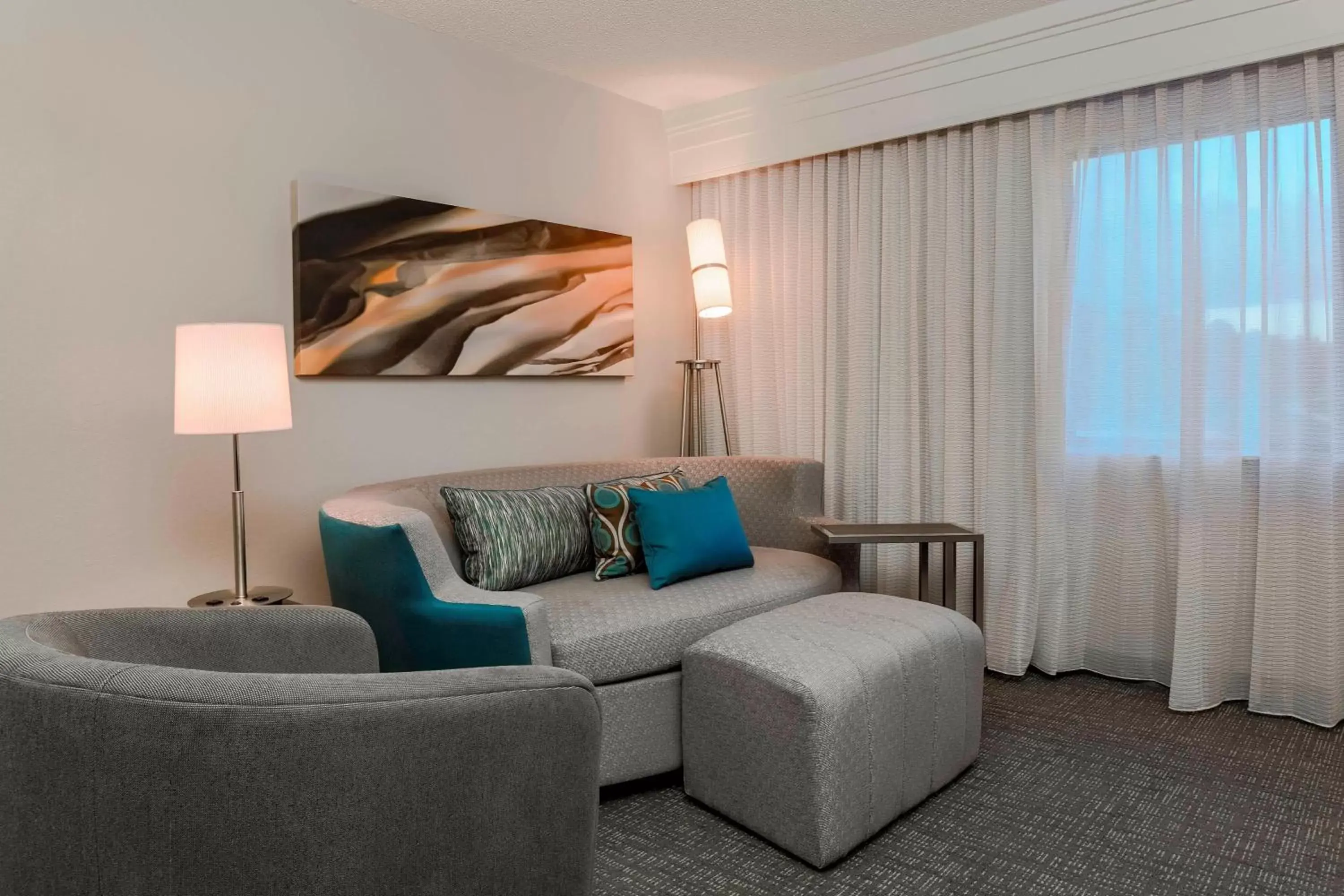 Living room, Seating Area in Courtyard by Marriott Orlando Lake Mary North