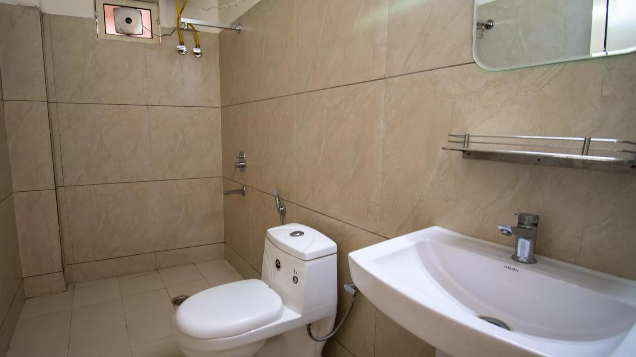 Toilet in Around Stays Rishikesh, Tapovan