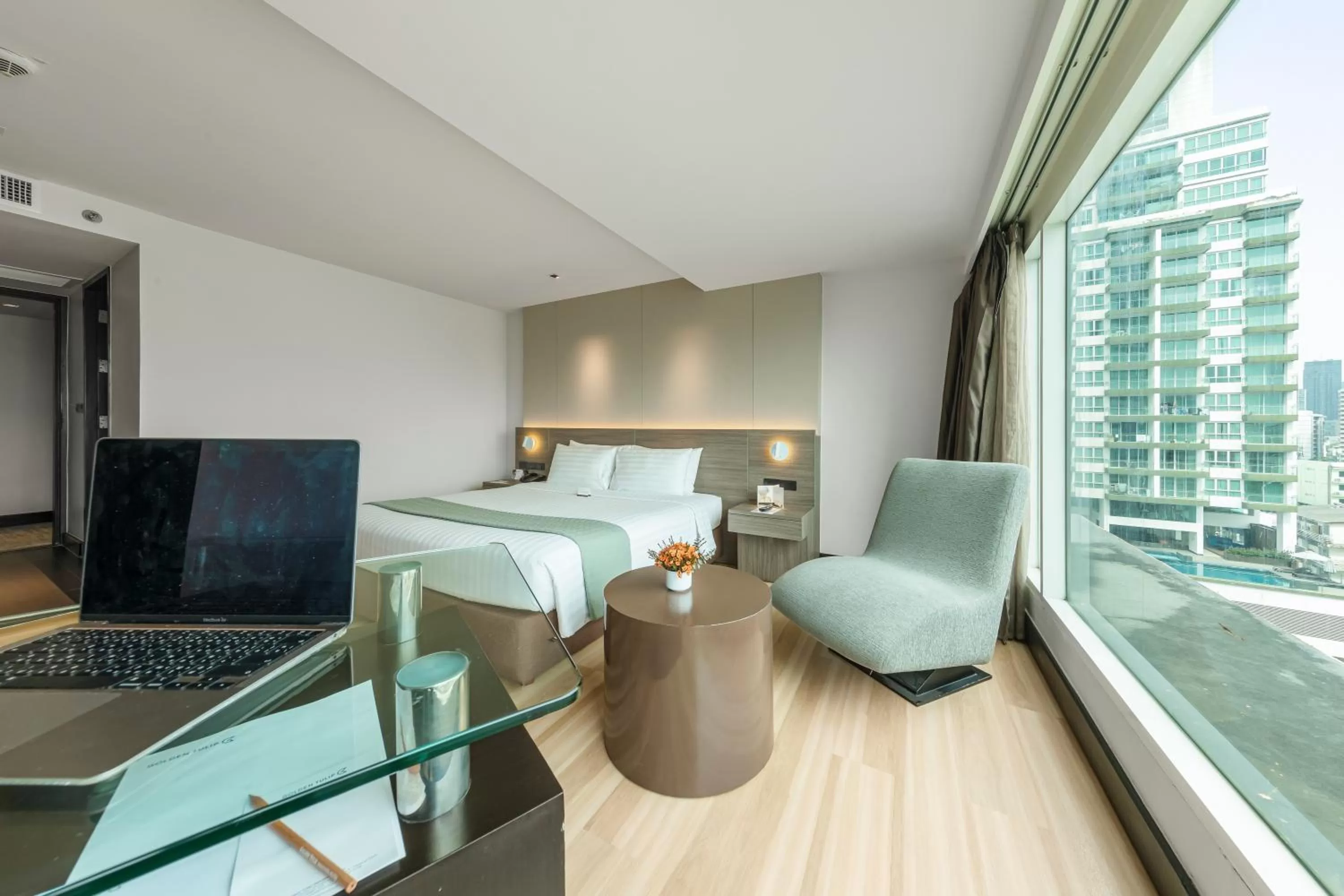 Bedroom, Bed in Golden Tulip Mandison Suites