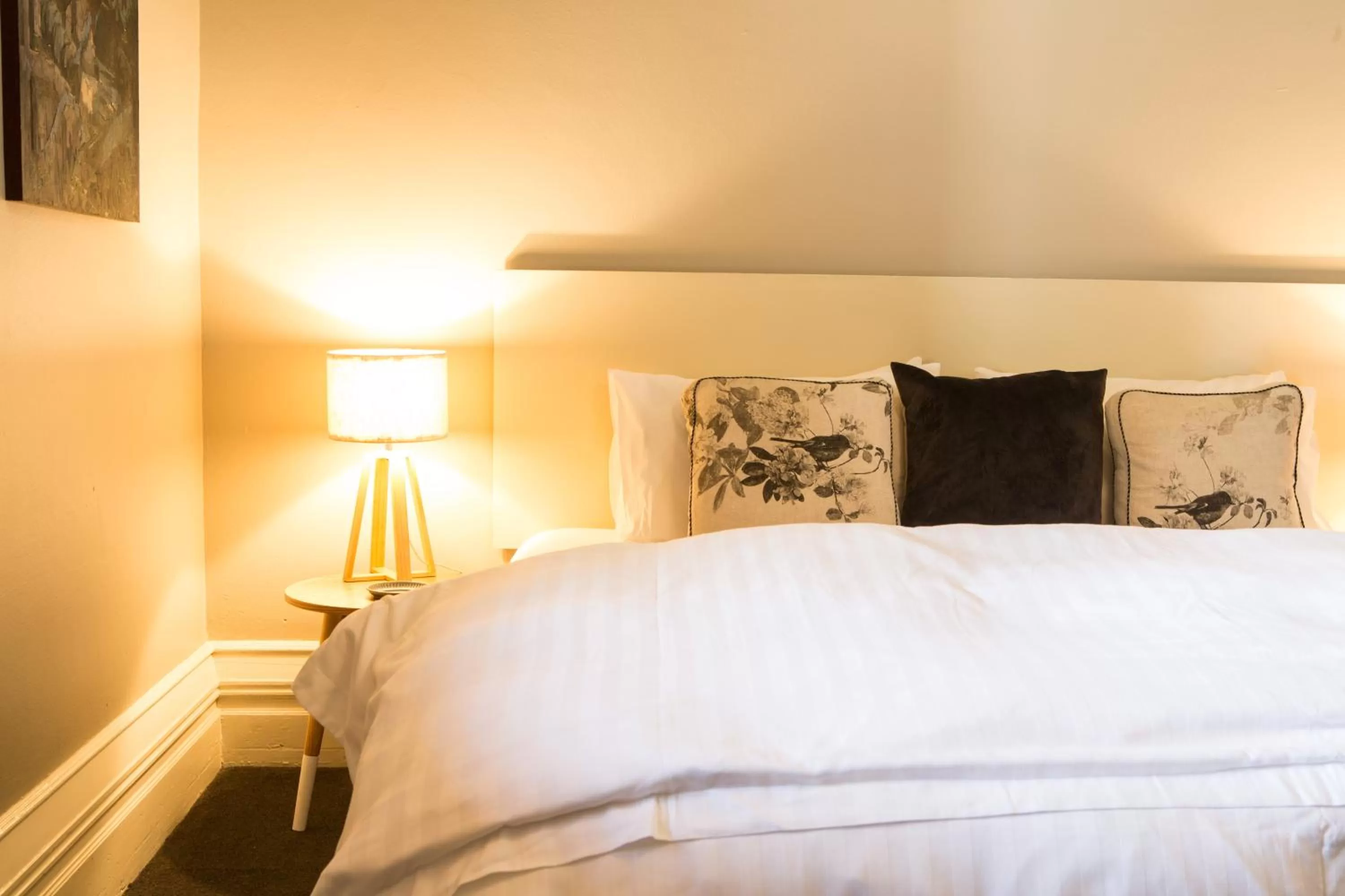 Bedroom, Bed in Healesville Hotel