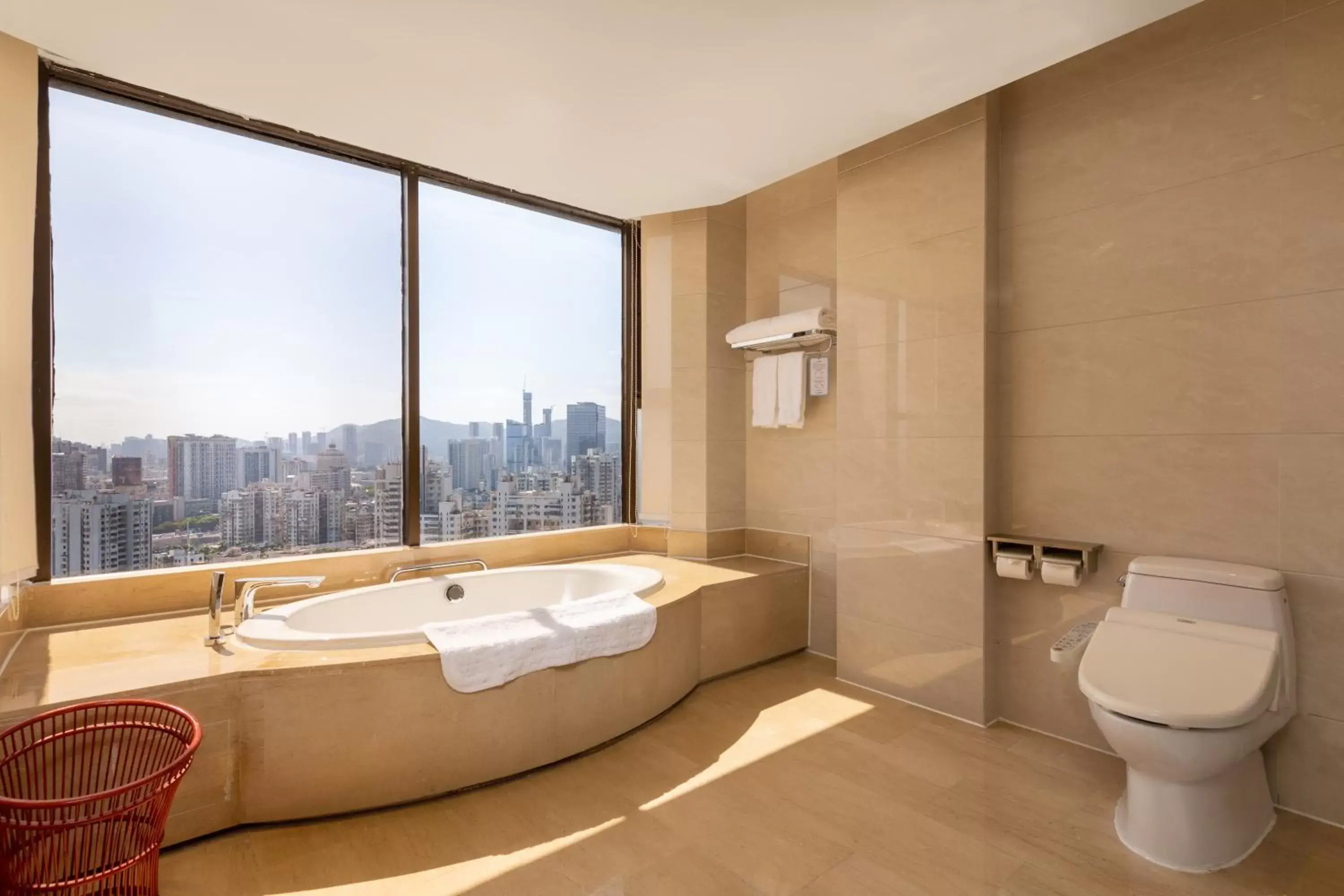 Bath, Bathroom in Guangdong Hotel (Zhuhai)