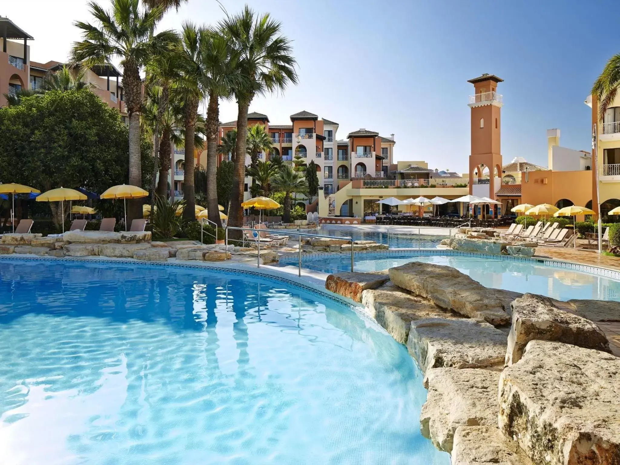 Property building, Swimming Pool in Four Seasons Vilamoura