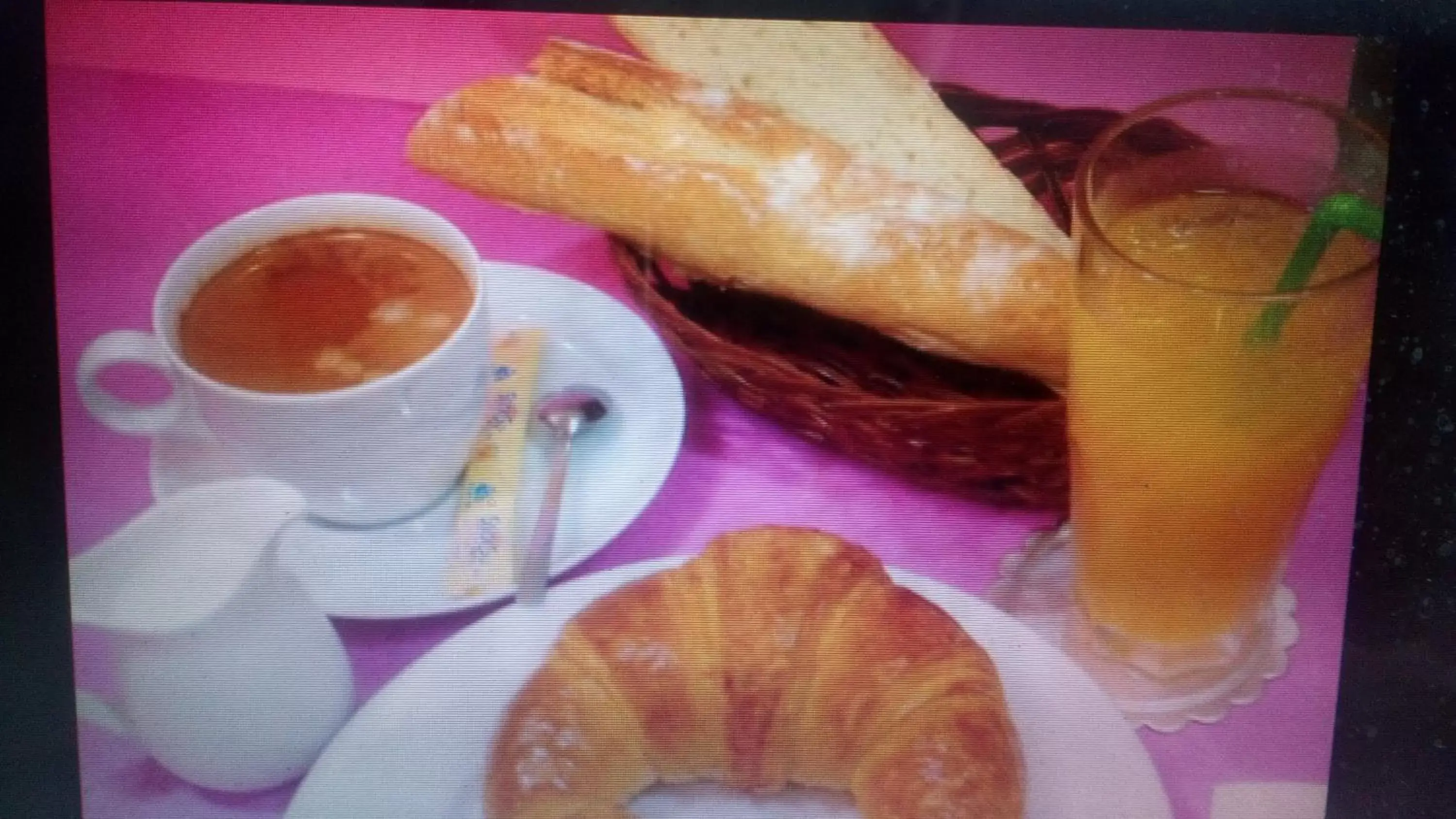 Breakfast in Hôtel le Pastel