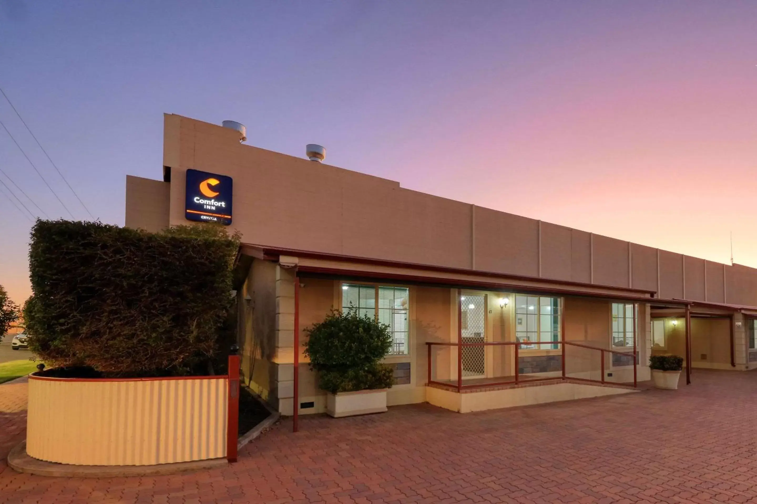 Property building in Comfort Inn Crystal Broken Hill Property building in Comfort Inn Crystal Broken Hill