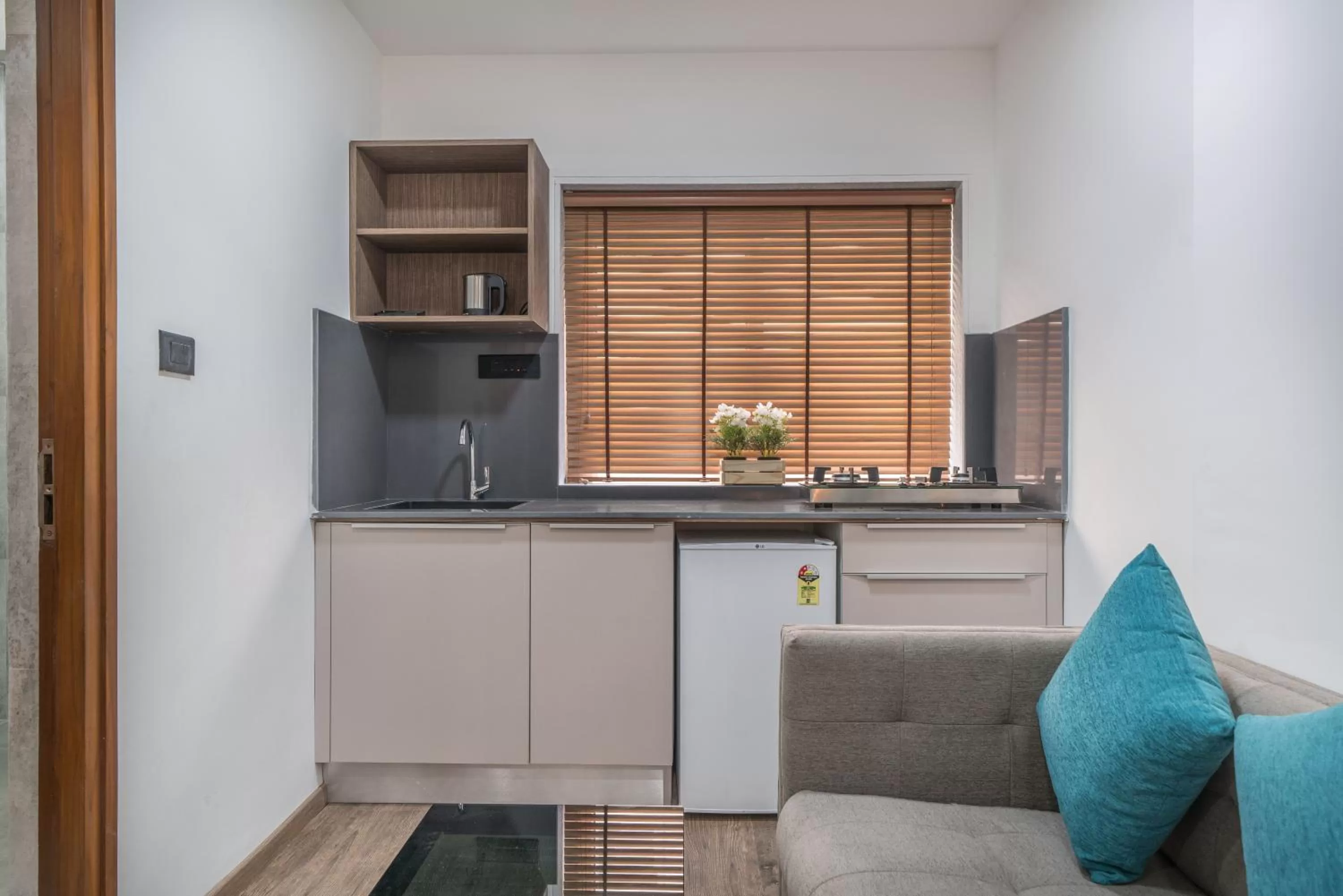 Kitchen or kitchenette in SKYLA Studios & Suites - Jubilee Hills