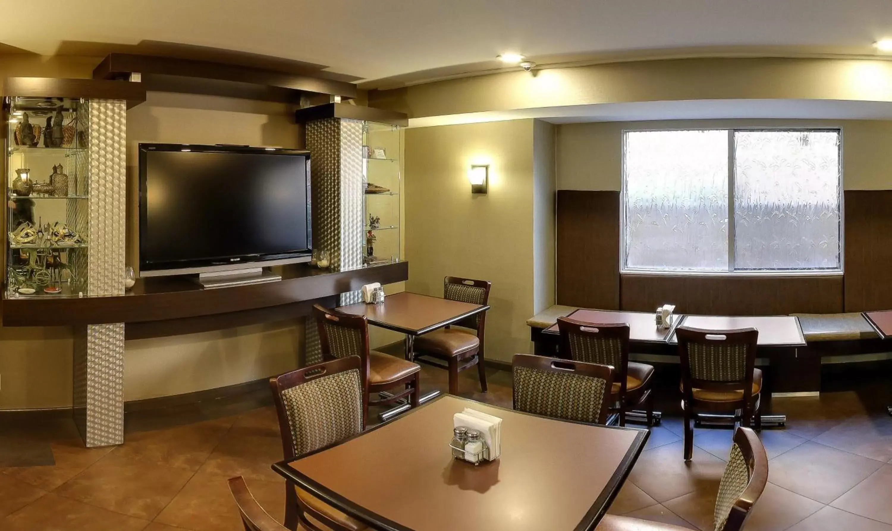 Lobby or reception, TV/Entertainment Center in Hotel Strata