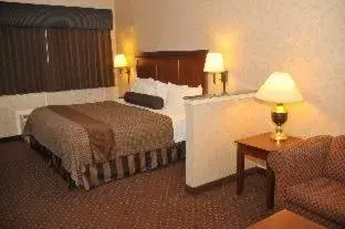 Bed in Best Western Plus Shamrock Inn & Suites