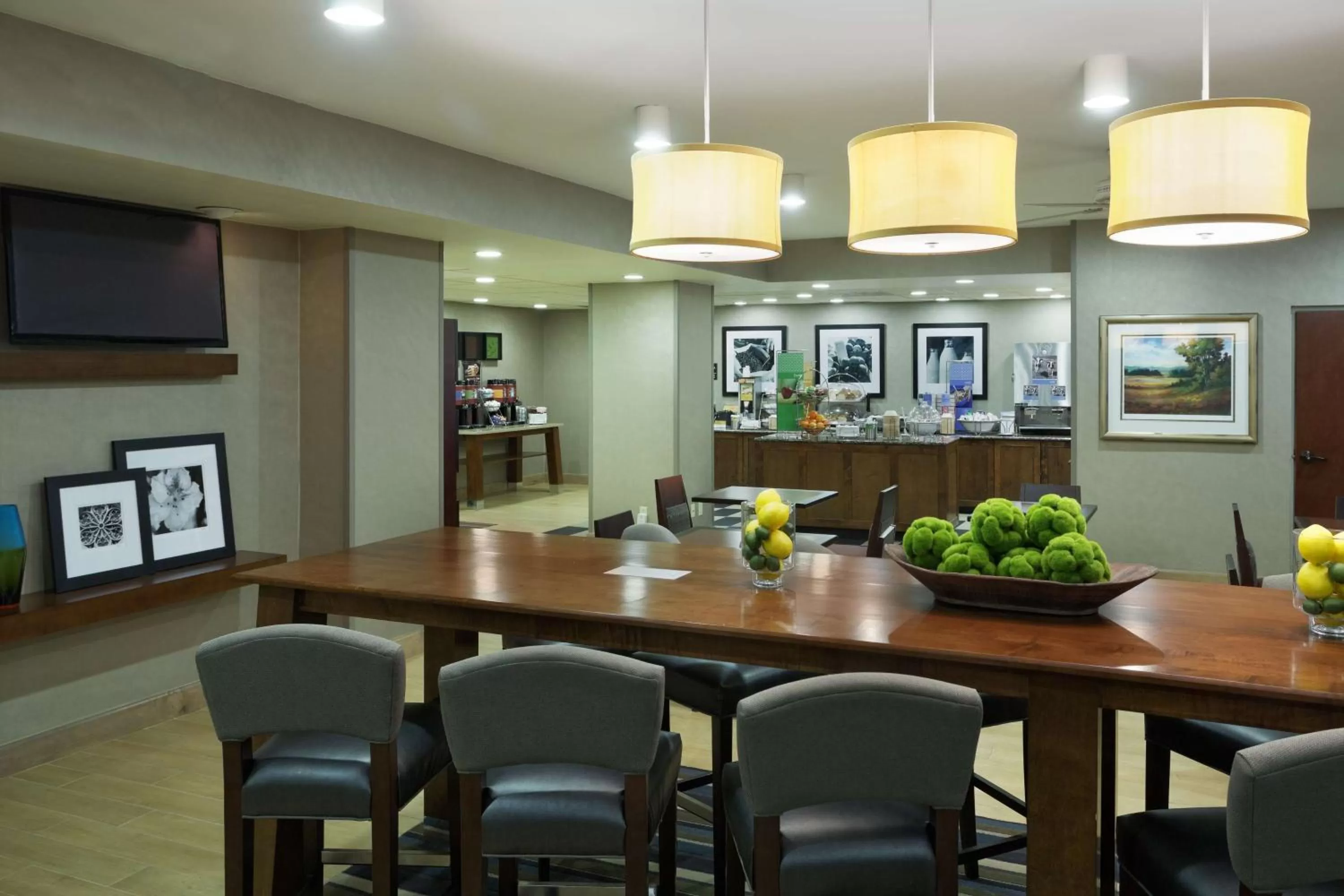 Breakfast in Hampton Inn Charlotte University Place