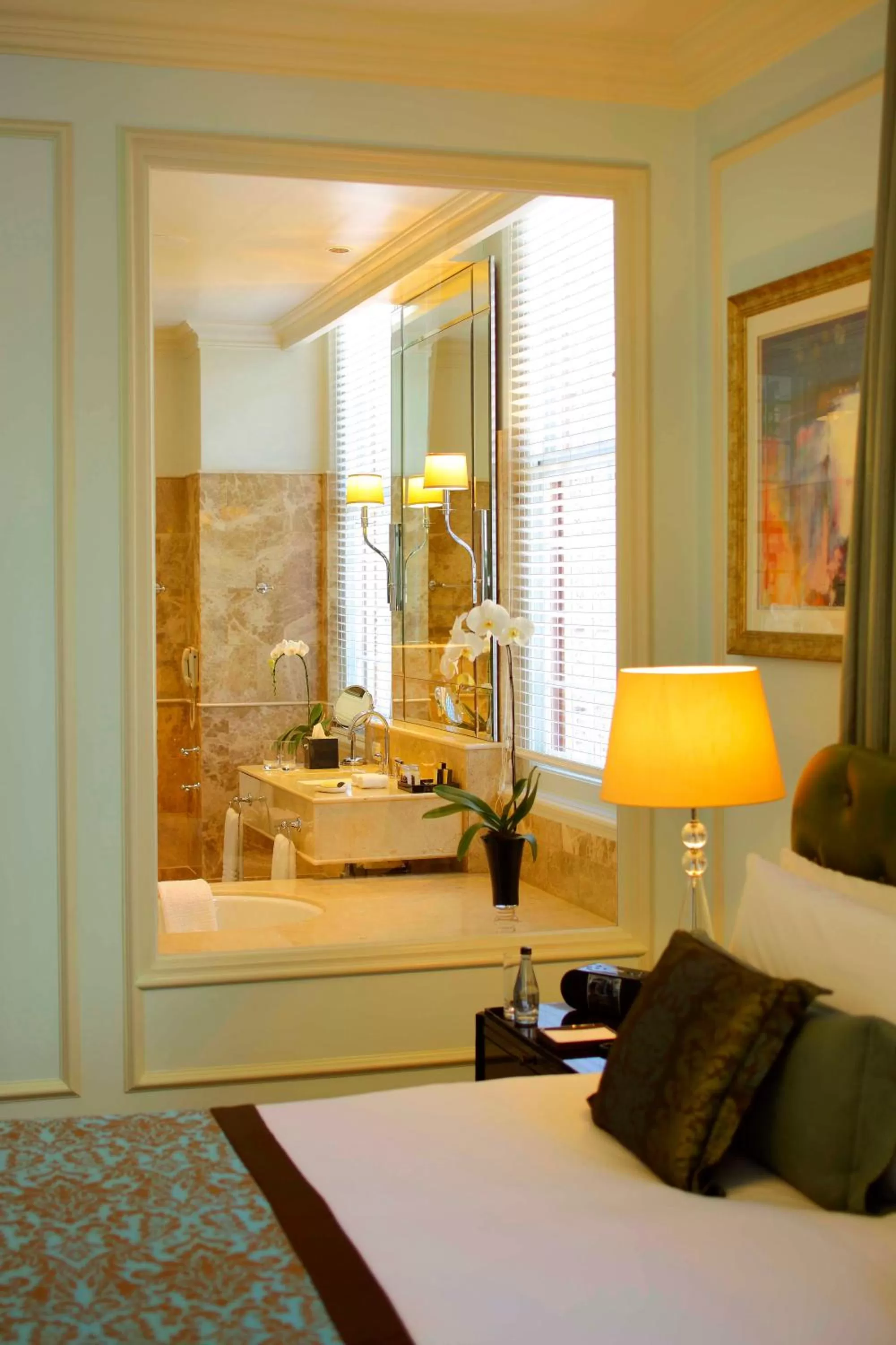 Shower, Bed in Taj Cape Town