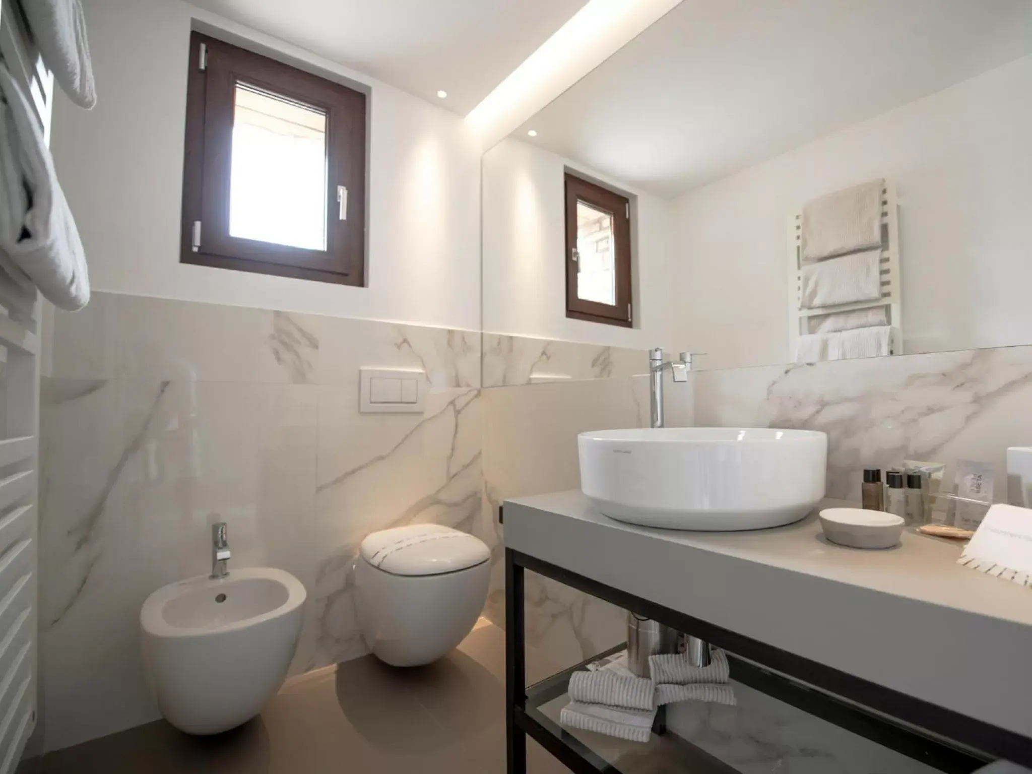 Bathroom in Serre Alte Landscape Luxury Rooms