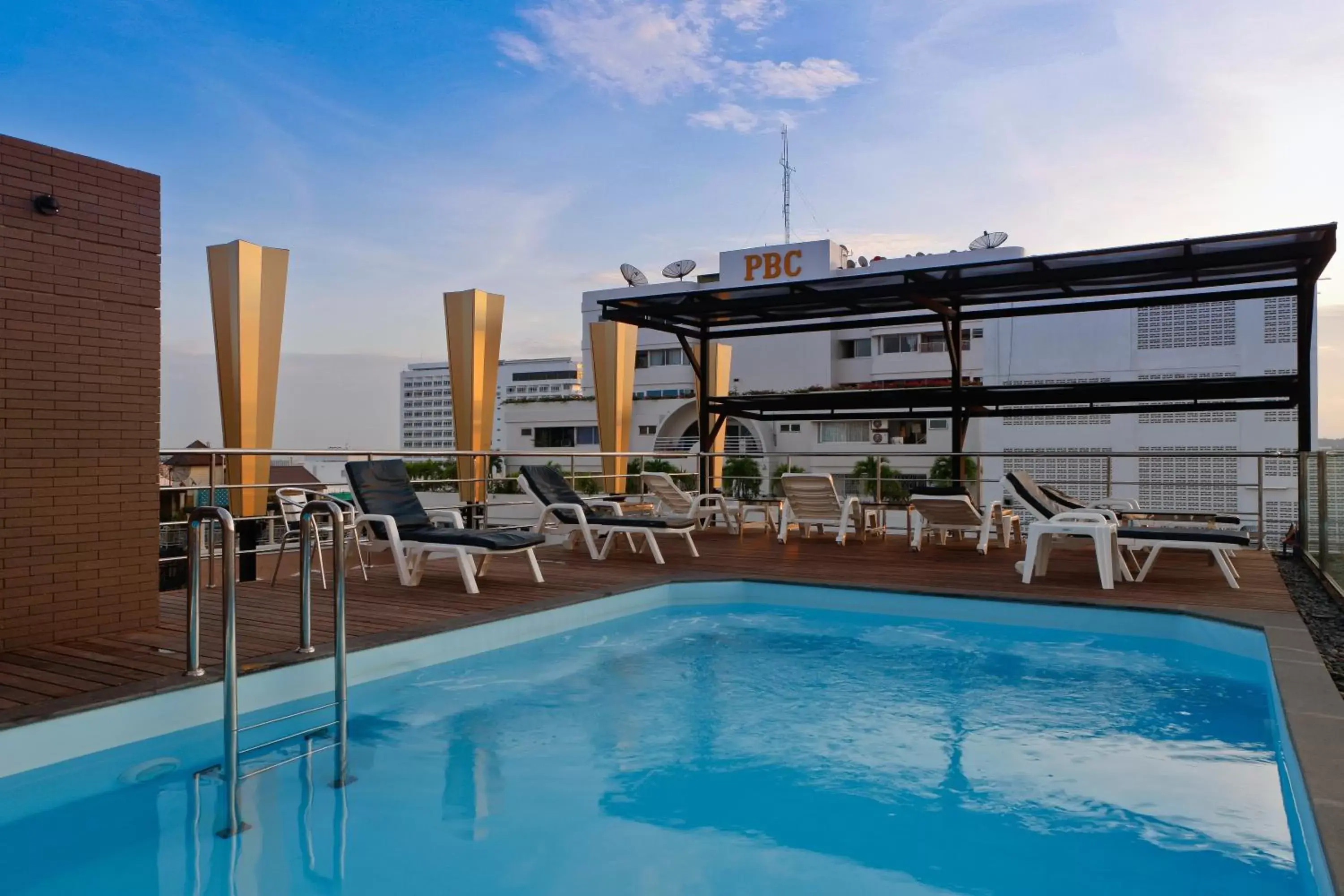 Swimming pool in Inn House- SHA Extra Plus Swimming pool in Inn House- SHA Extra Plus