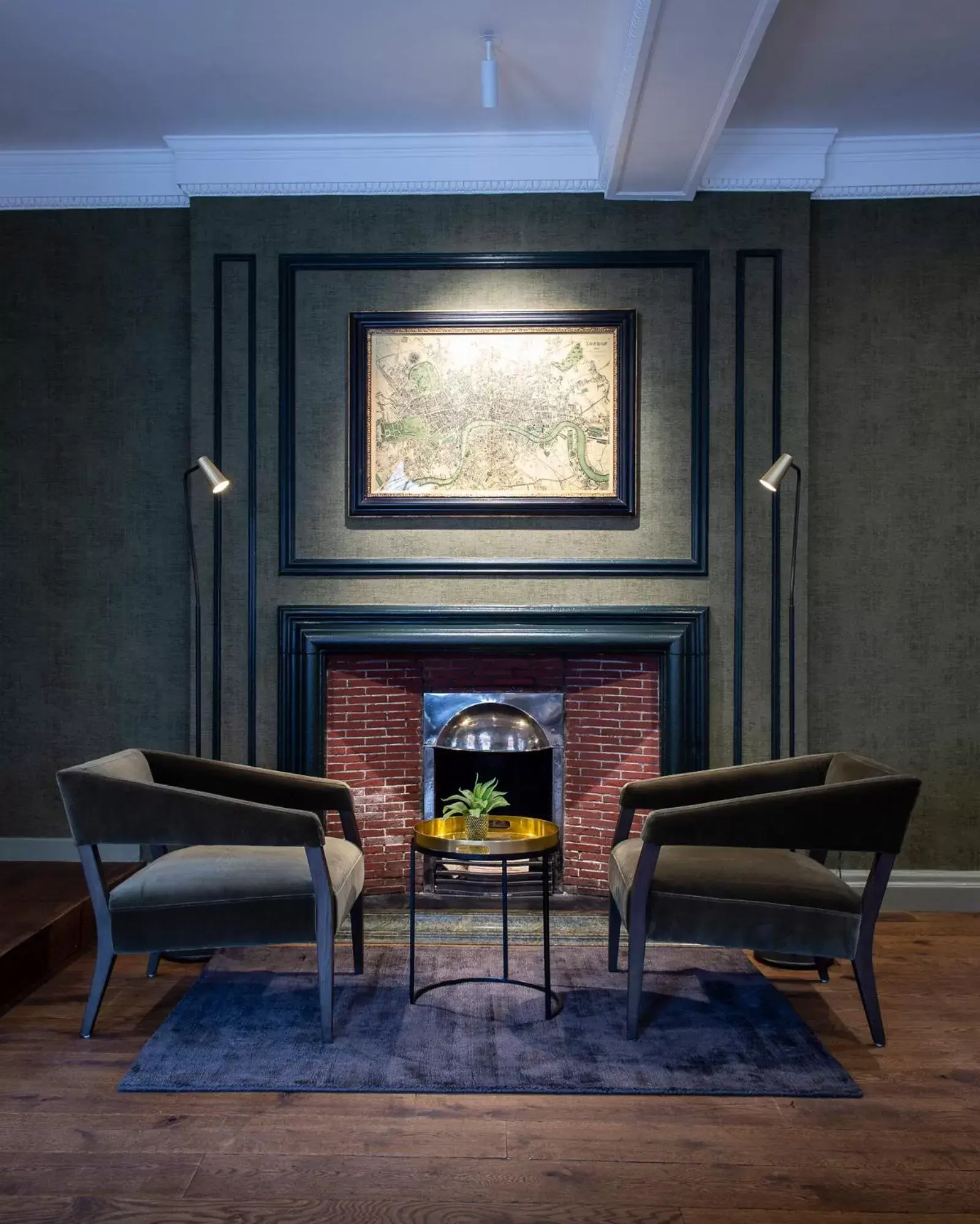 flat iron, Seating Area in Bush Hotel Farnham