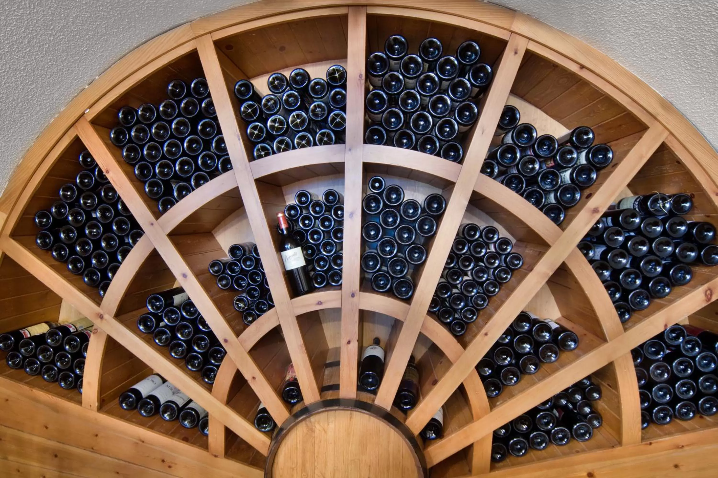 Alcoholic drinks in Rutllan & Spa