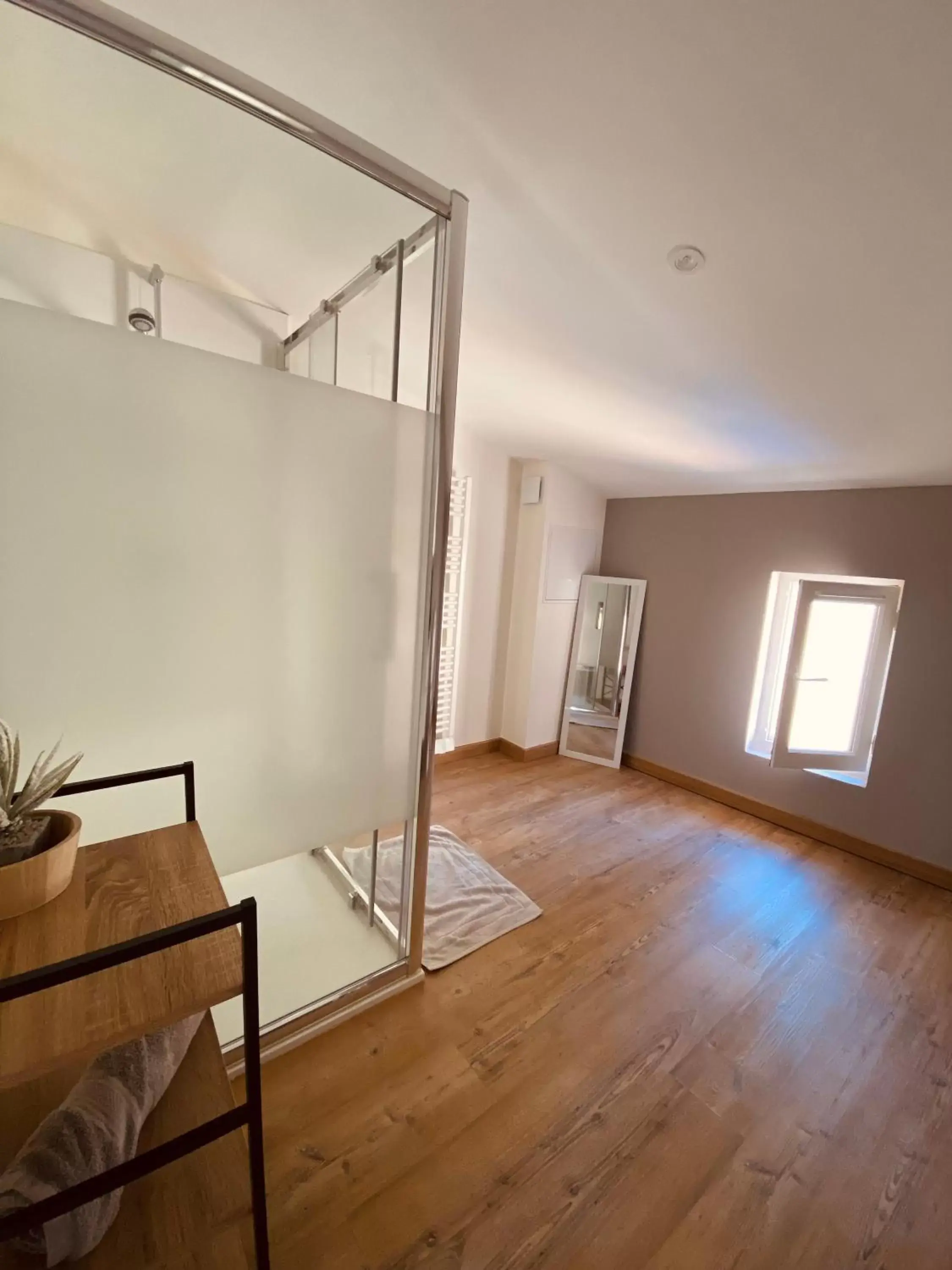 Bathroom, Seating Area in Maison De La Tour