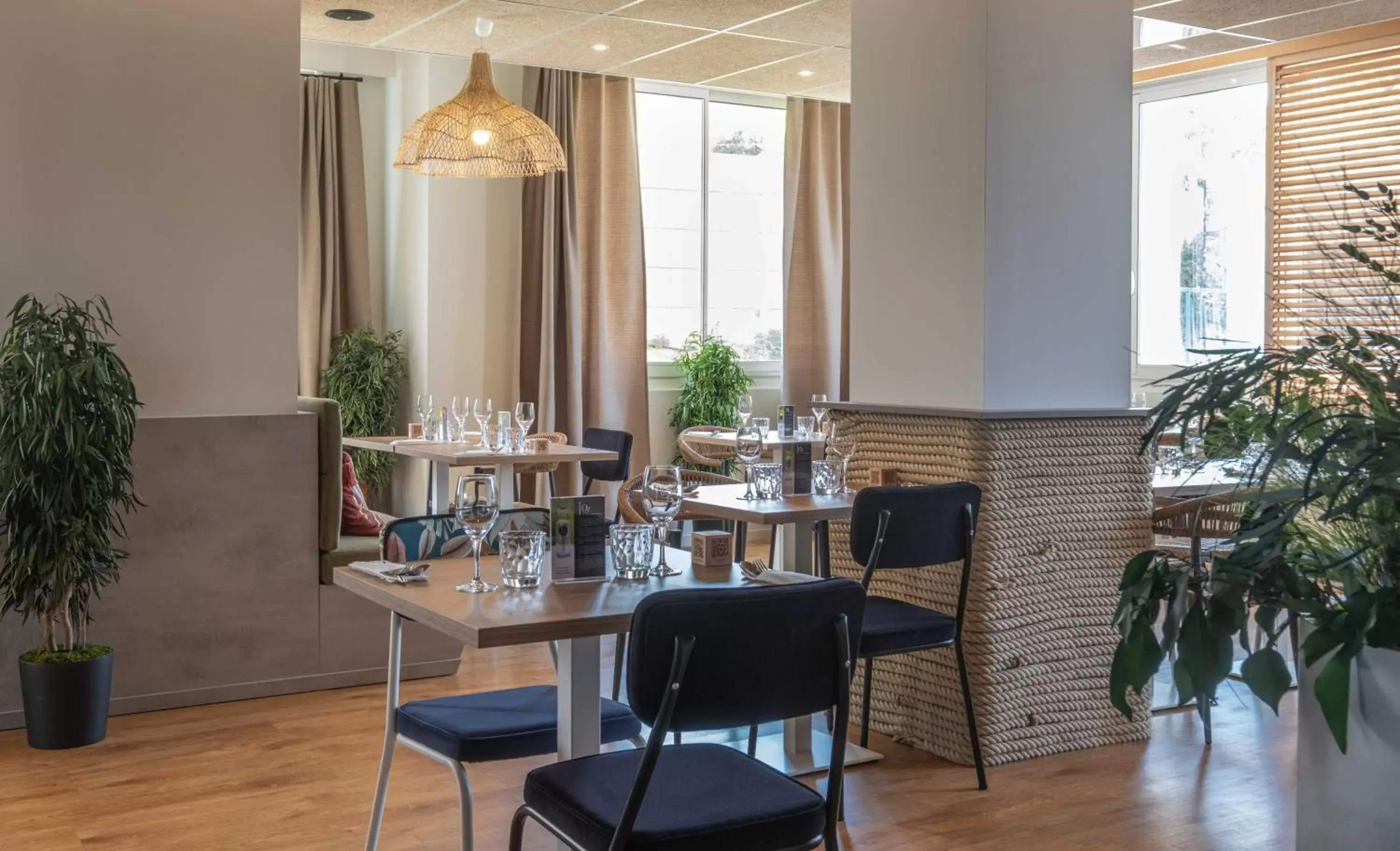 Restaurant/Places to Eat in L'Escale Marine, The Originals Relais