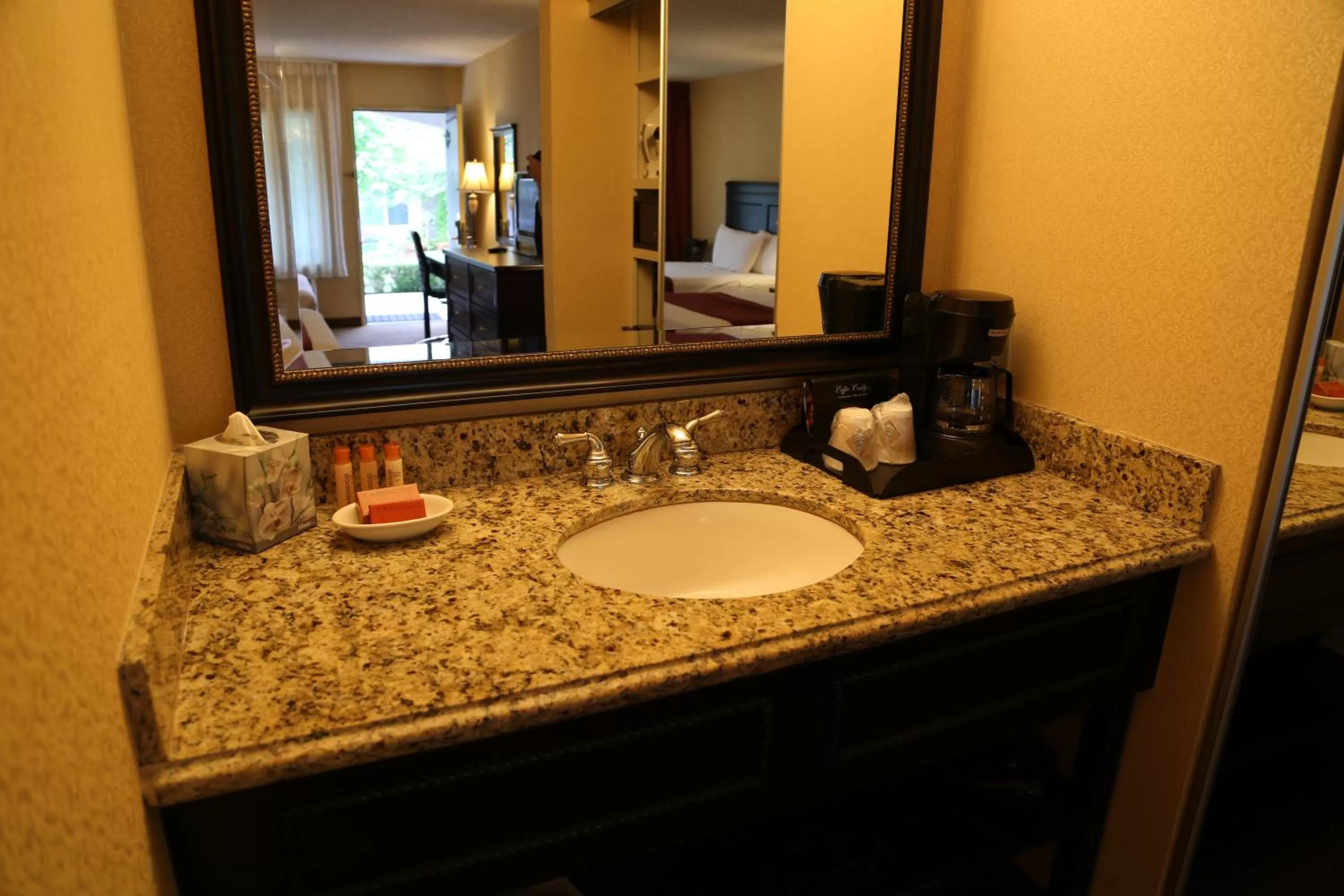 Standard Single Room, 1 King Bed, Nonsmoking in Laguna Hills Lodge-Irvine Spectrum