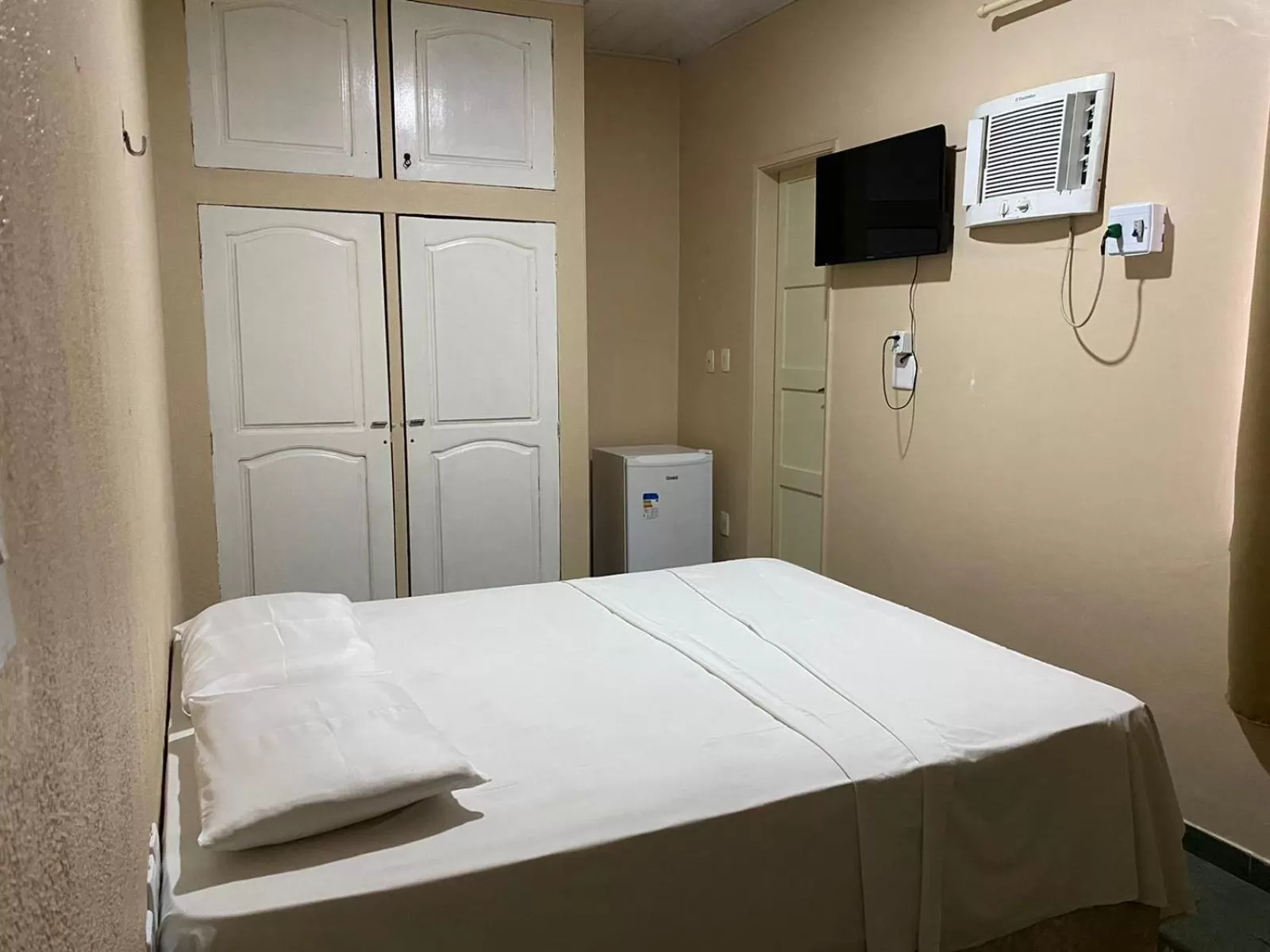 Photo of the whole room, Bed in Hotel Central Gold