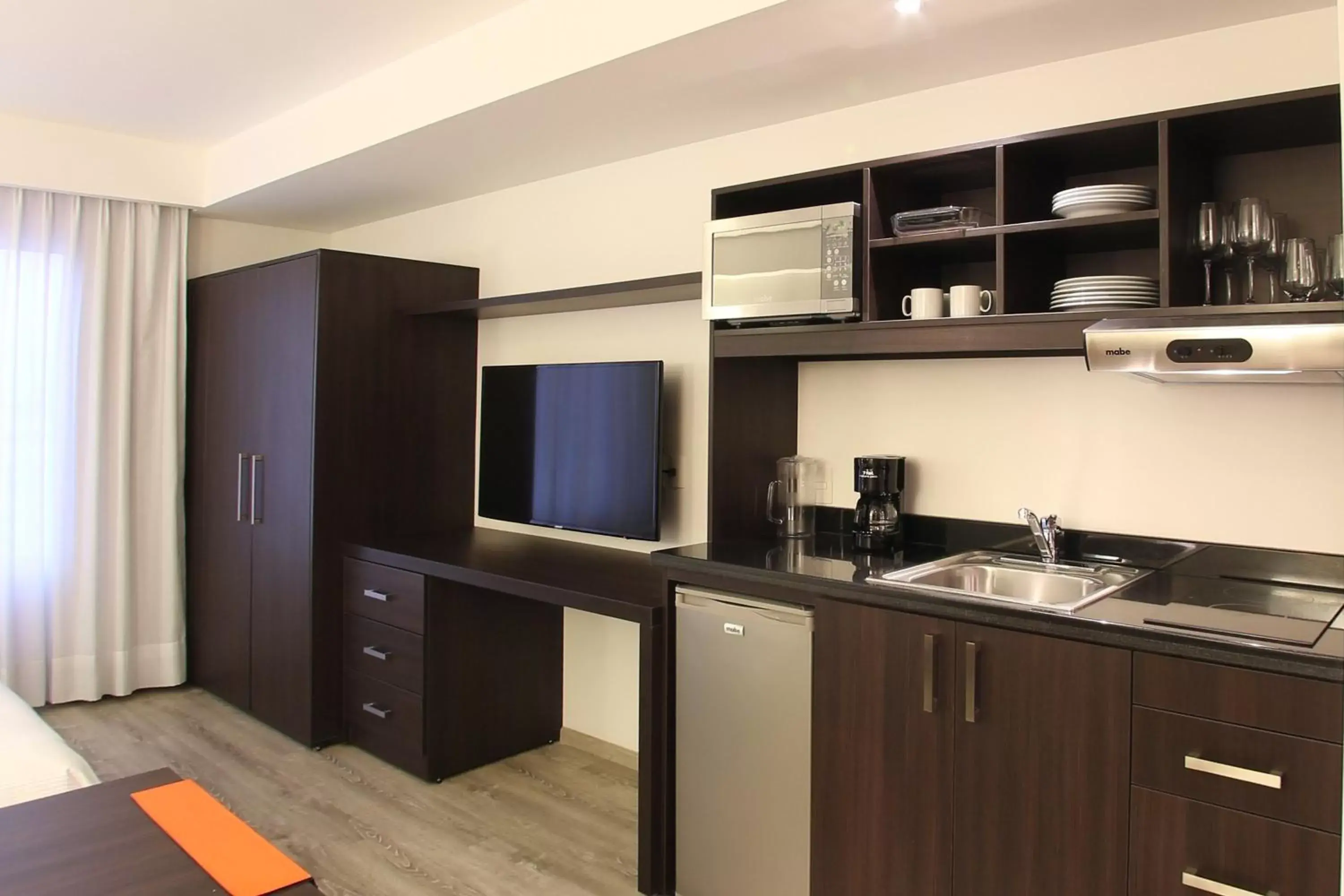 Photo of the whole room, Kitchen/Kitchenette in Fiesta Inn Queretaro