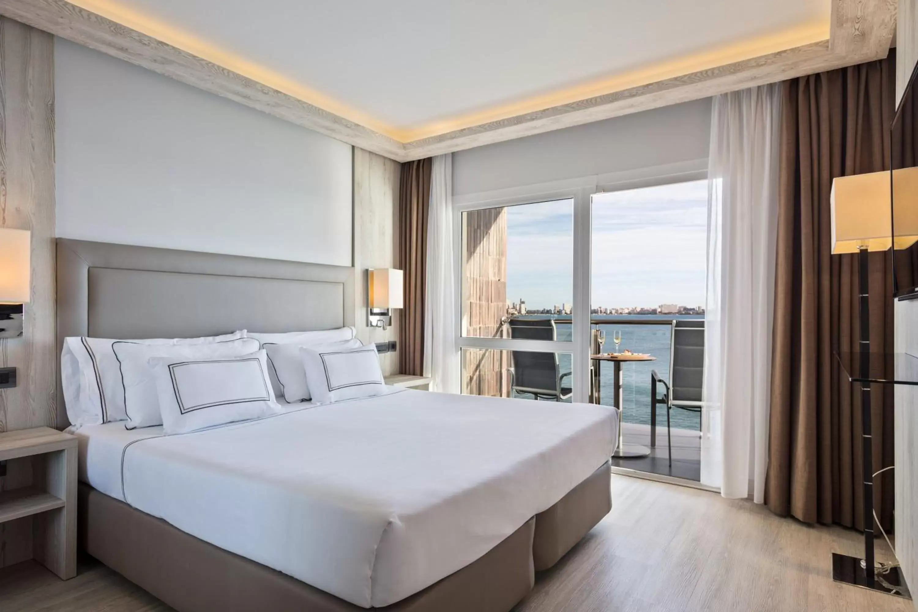 Bed in Melia Alicante