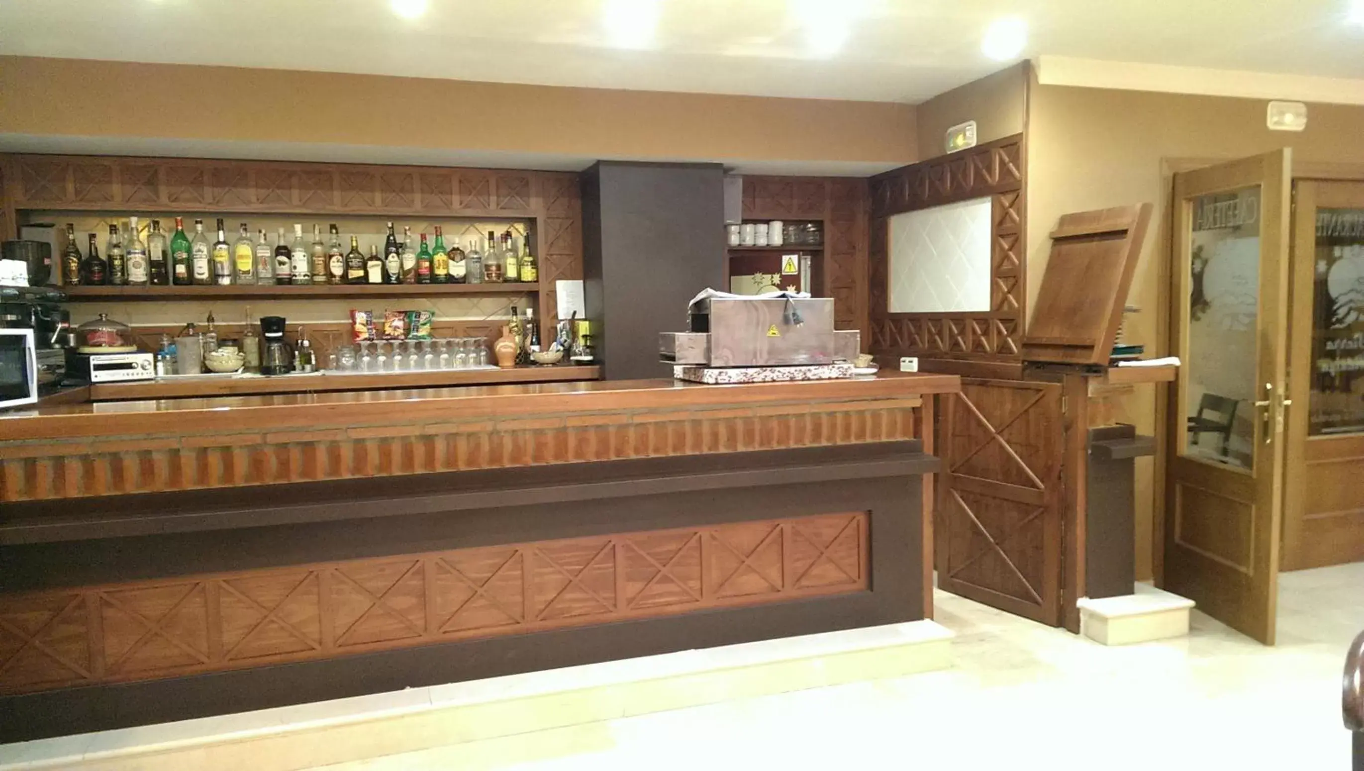 Restaurant/places to eat, Lounge/Bar in Hotel Sierra Hidalga