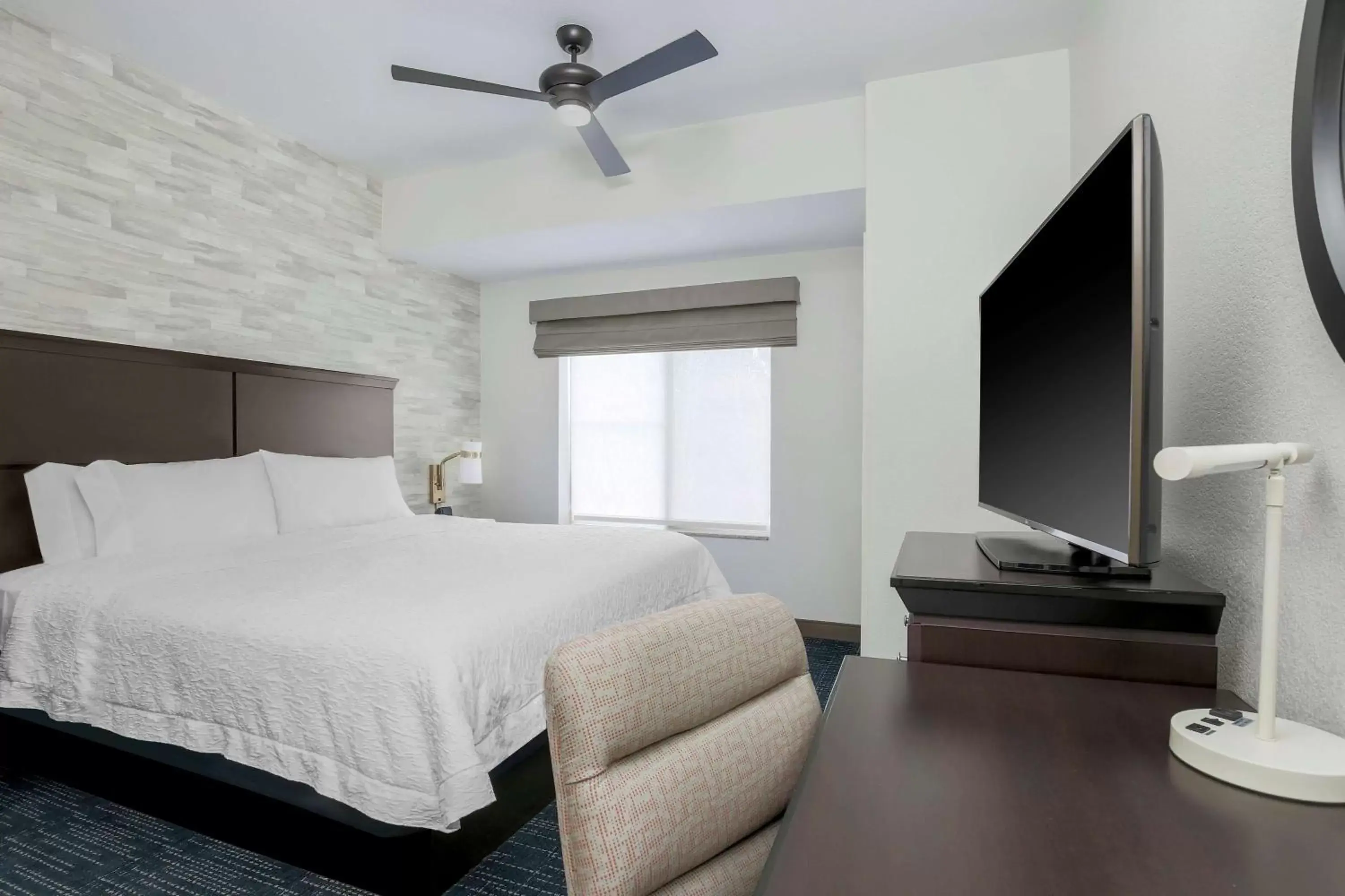 Bedroom, Bed in Hampton Inn & Suites Denver Tech Center