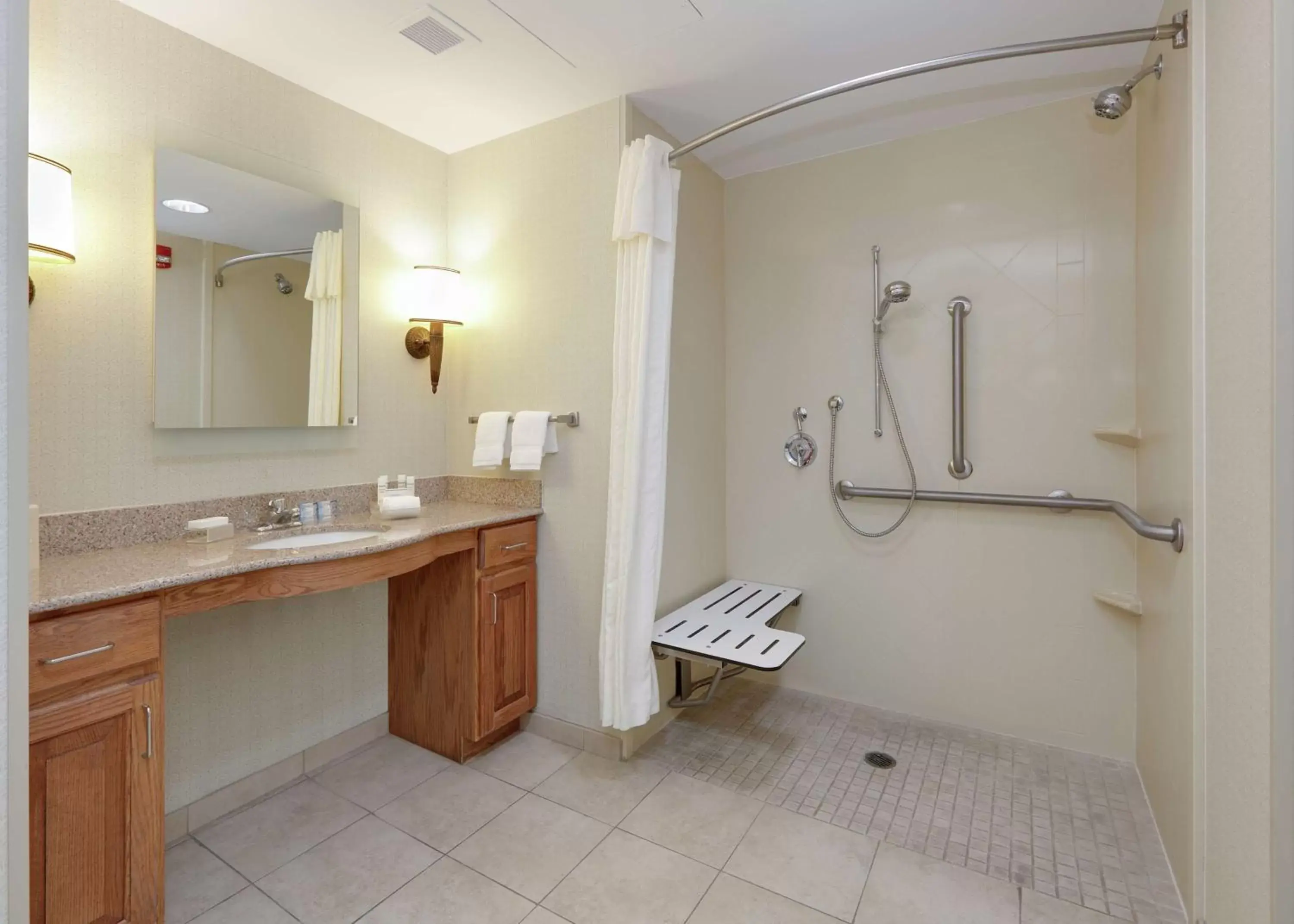 Bathroom in Homewood Suites Hagerstown