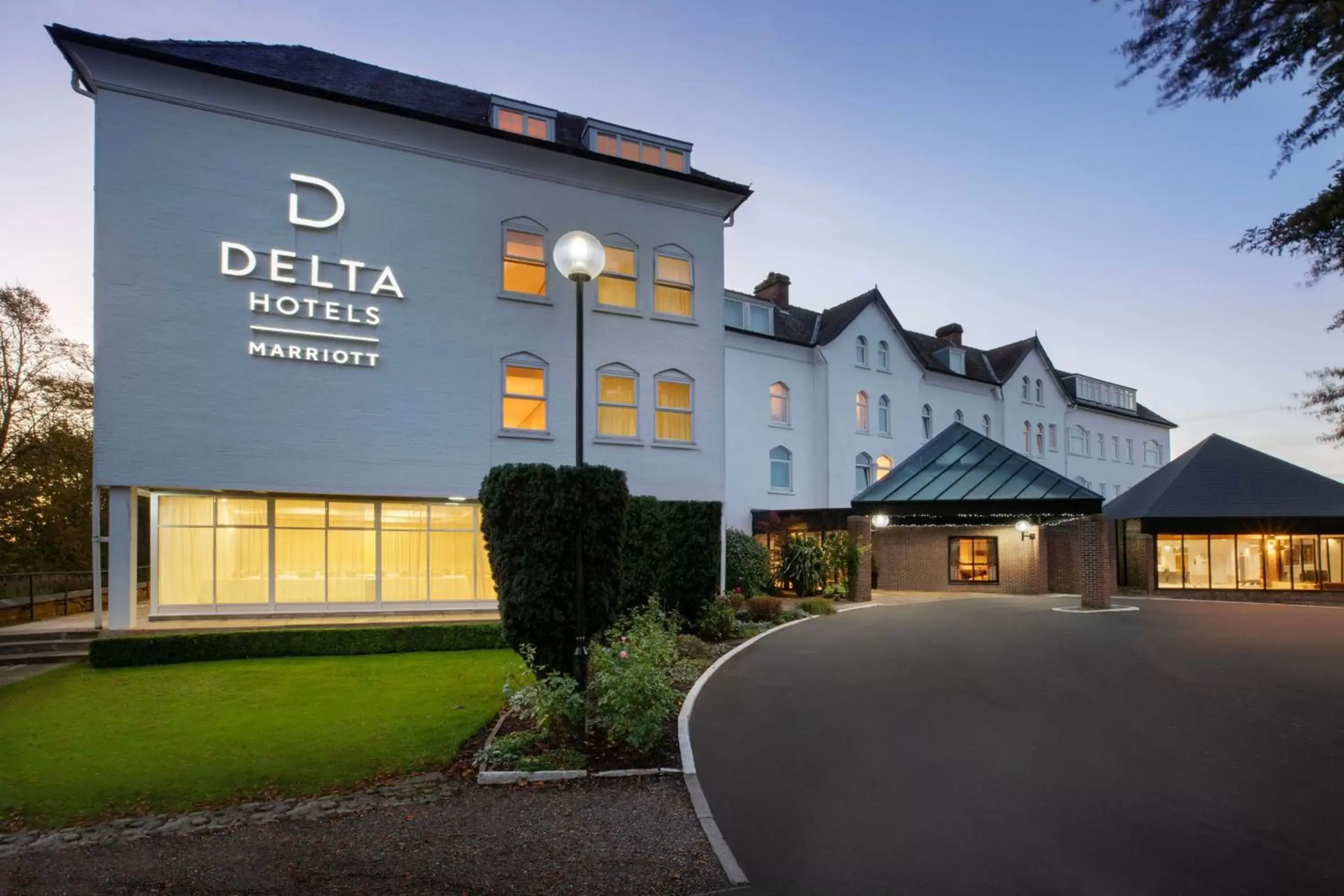 Property Building in Delta Hotels by Marriott York