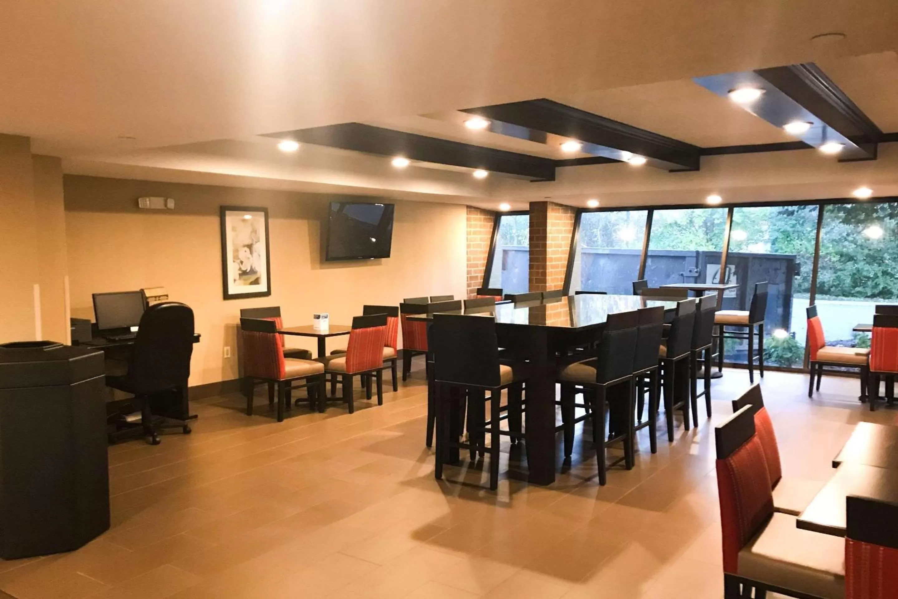 Restaurant/places to eat in Comfort Inn