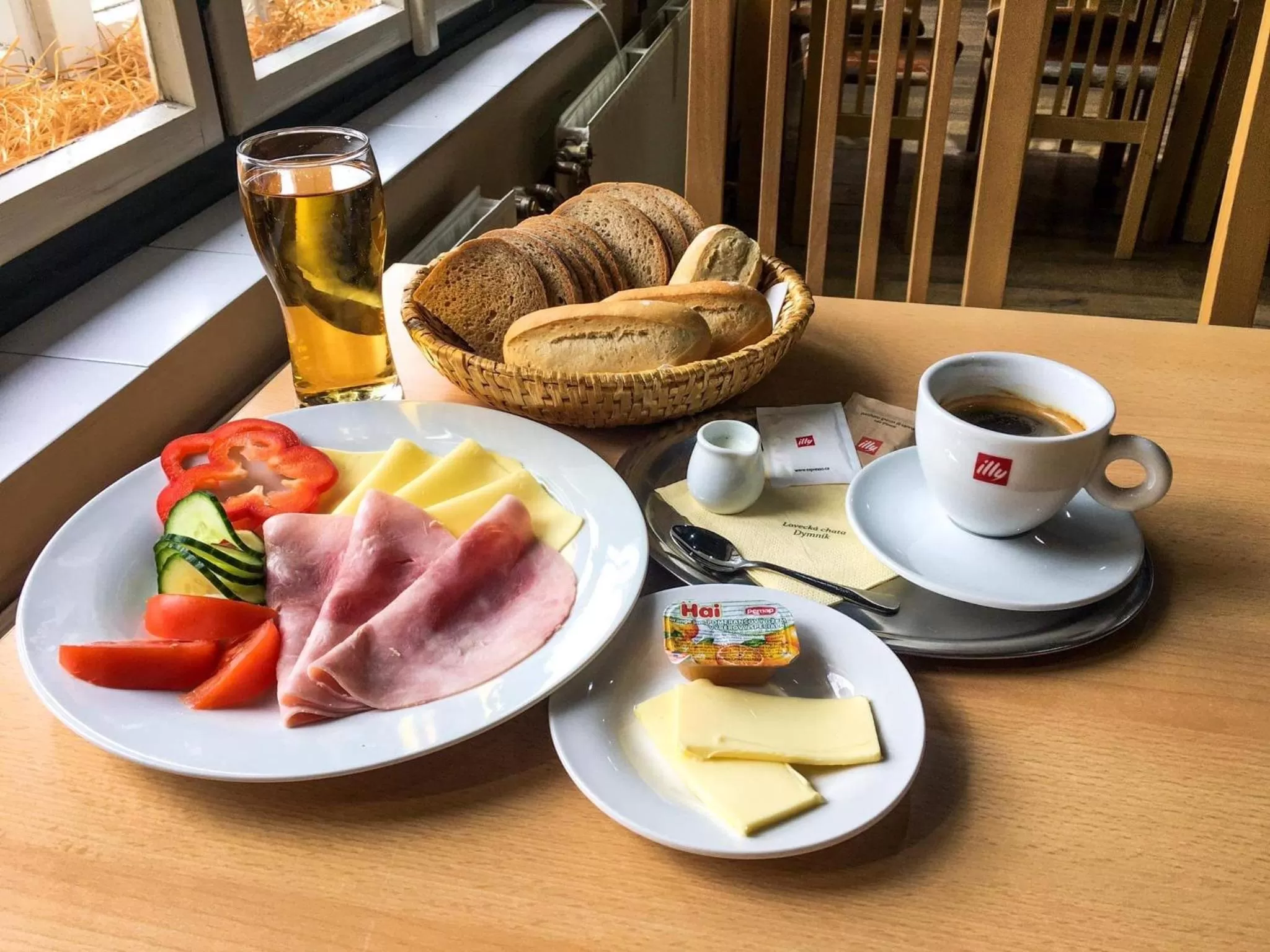 Breakfast in Hotel Dymník