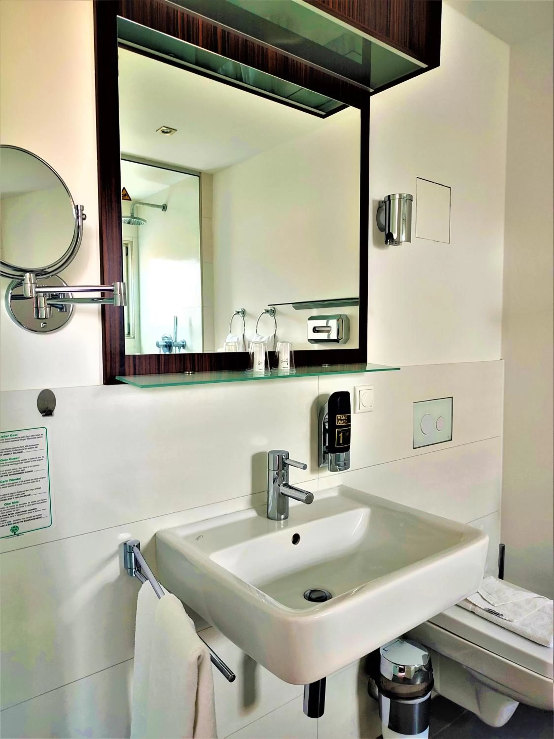 Bathroom in Strandhotel Dranske