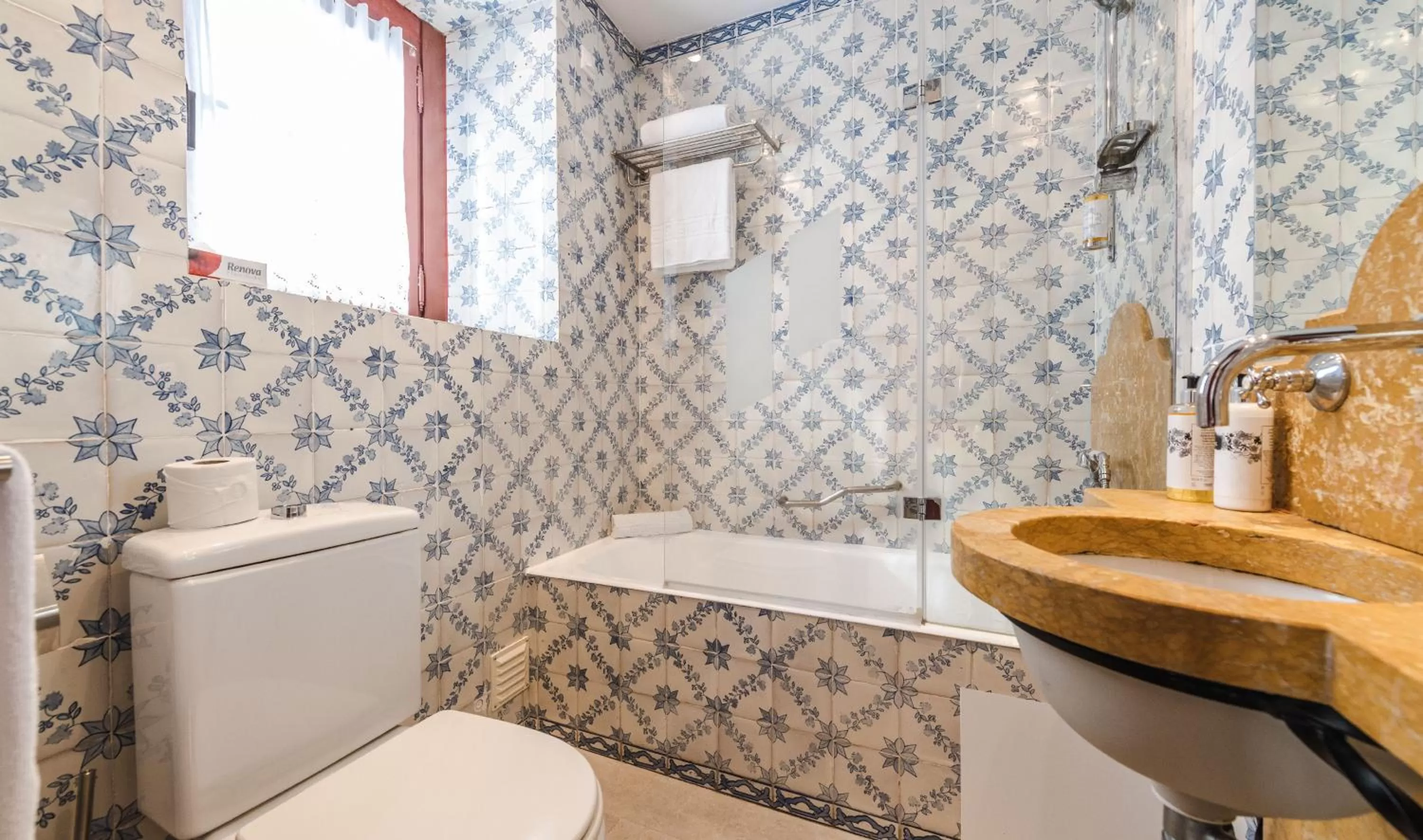 Bathroom in Pousada Castelo de Obidos