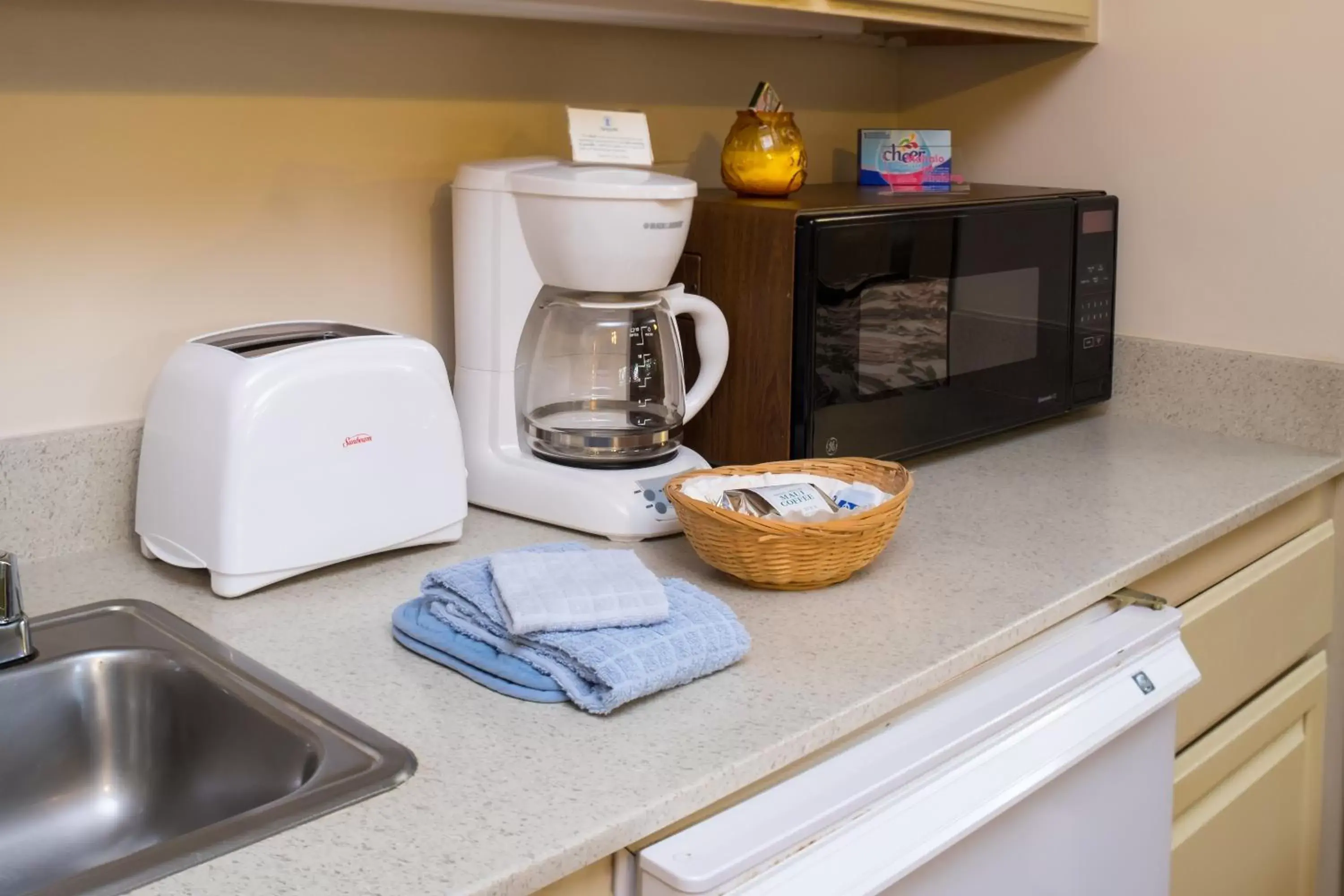 Coffee/tea facilities in Kahana Falls Resort