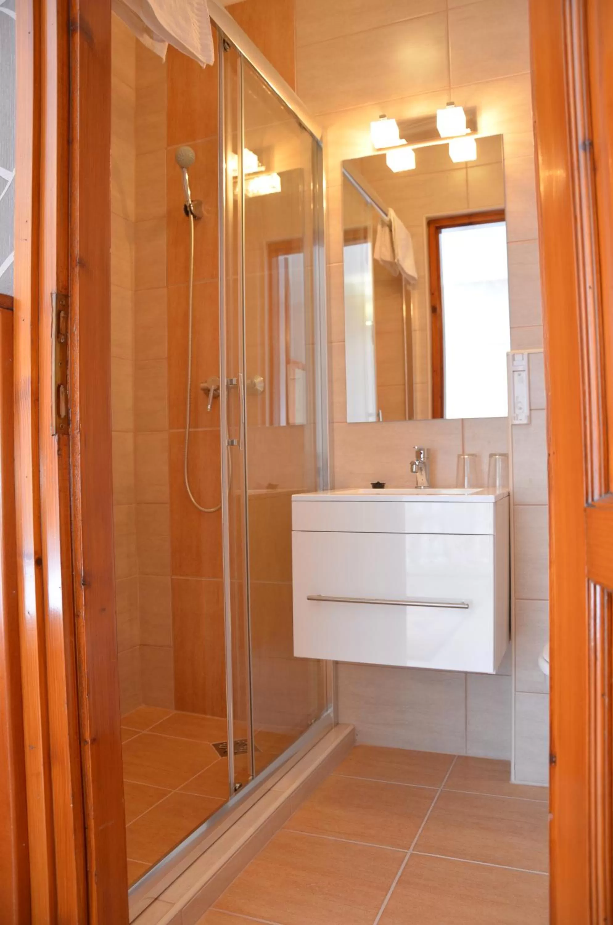 Bathroom in Szieszta Panzió