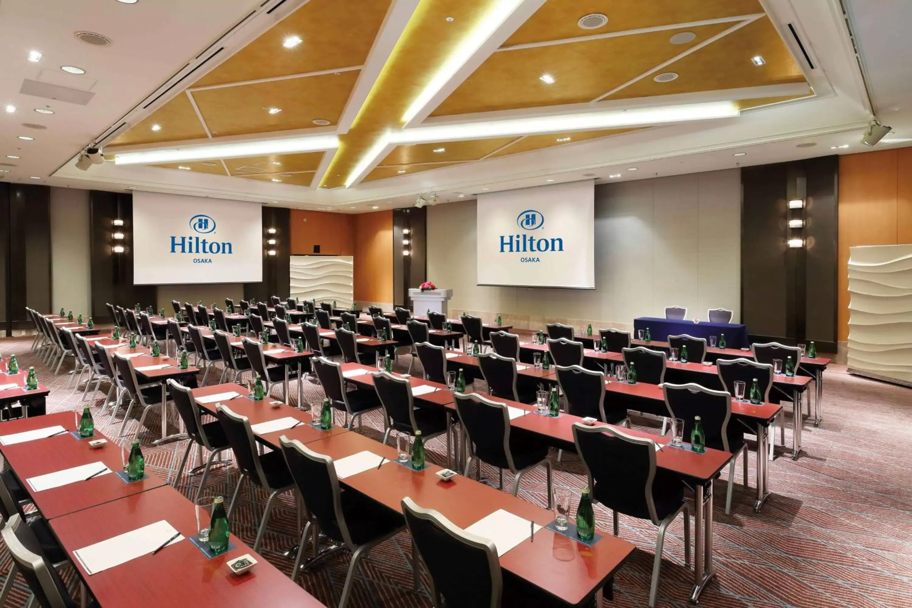 Meeting/conference room in Hilton Osaka Hotel