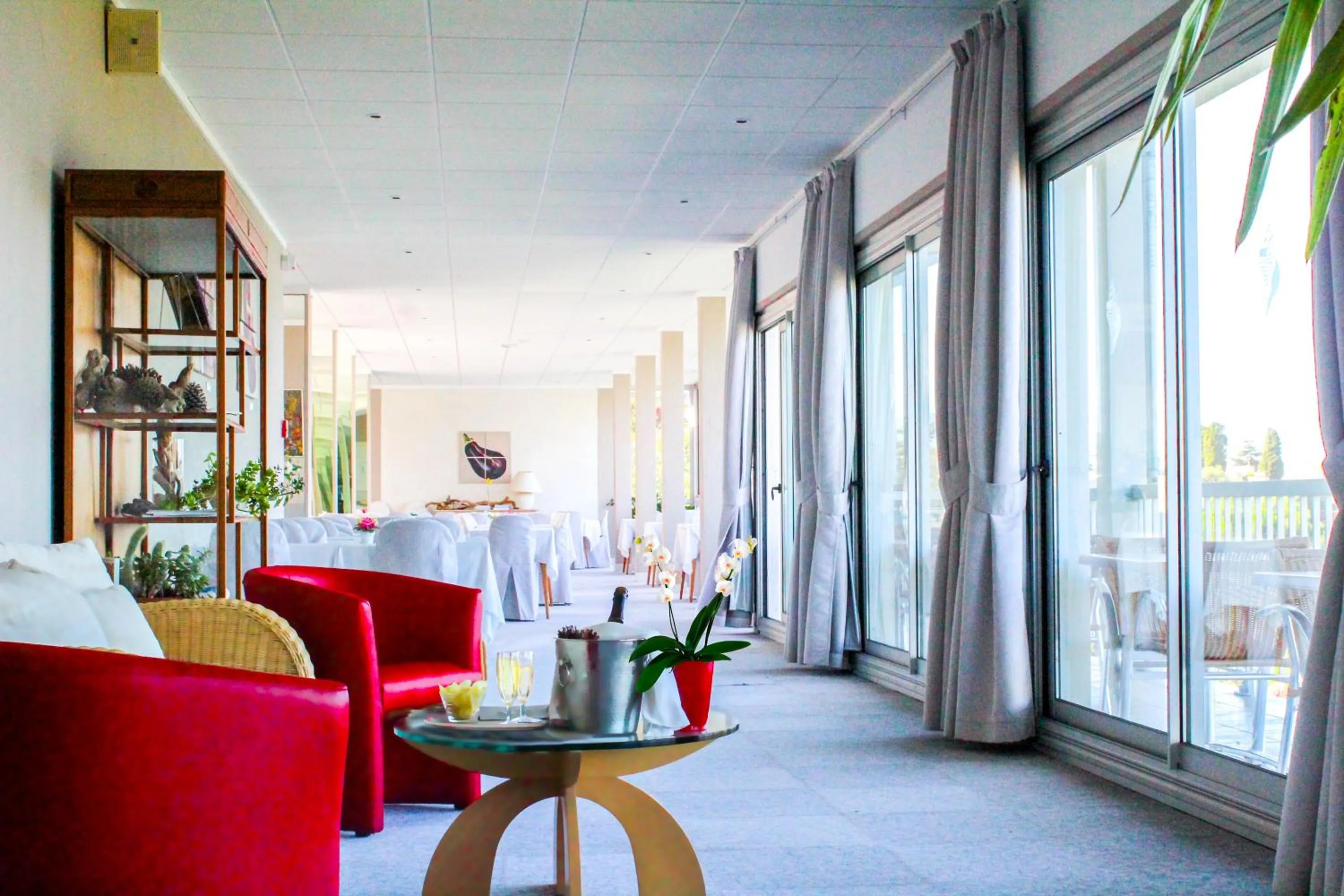 Food and drinks in Hotel Roc E Mare