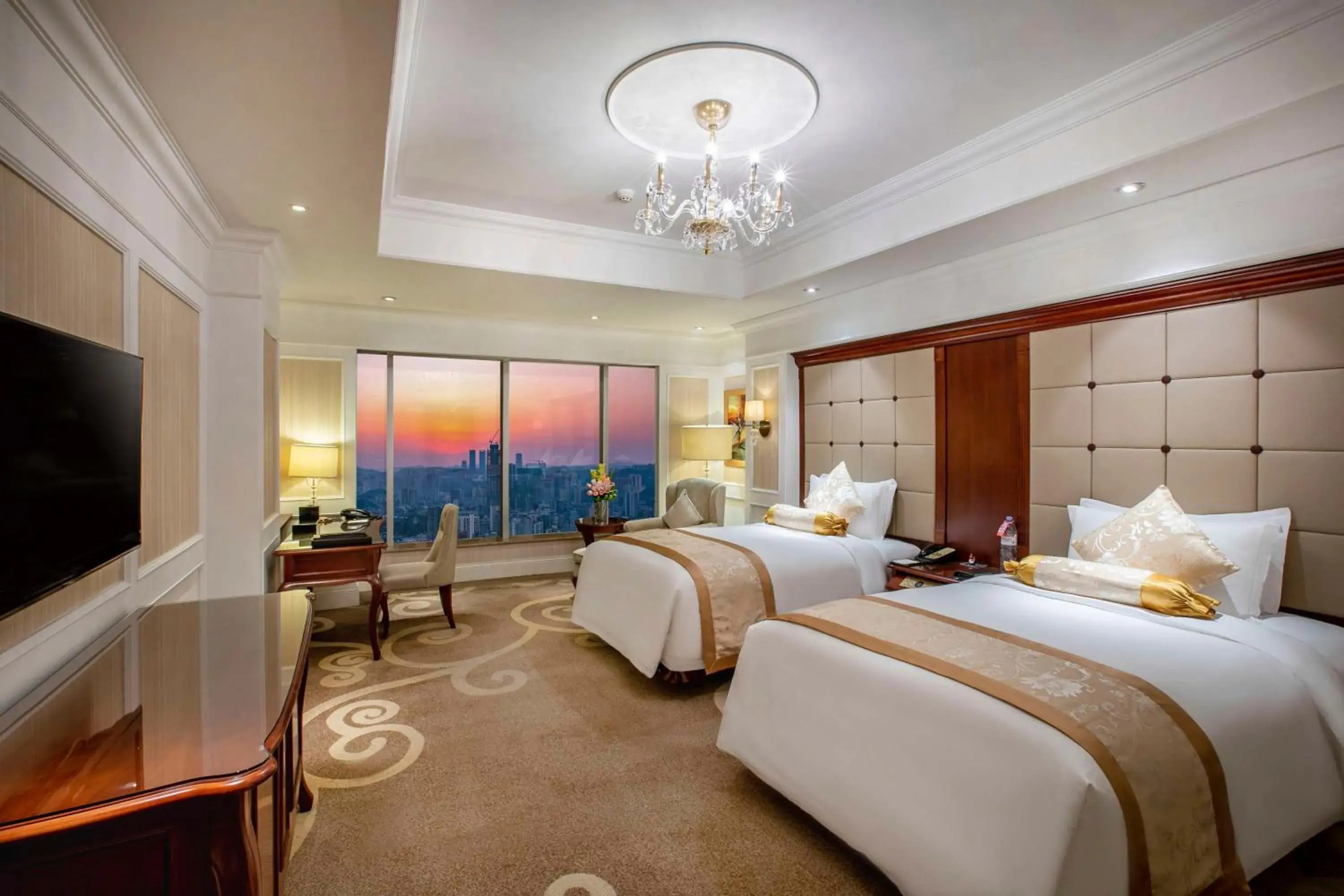 Bedroom in Guiyang Kempinski Hotel