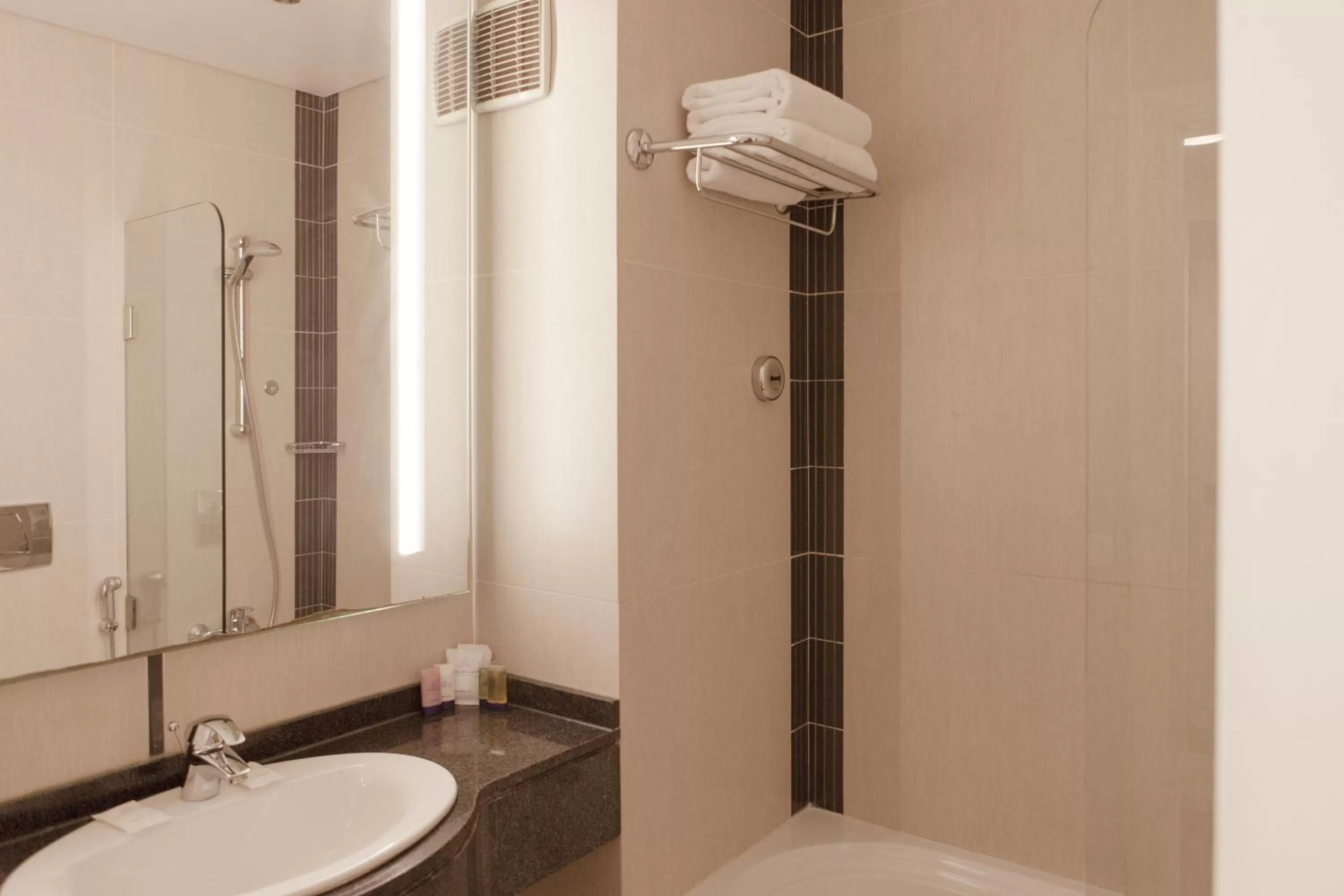 Bathroom in The Mayflower Hotel