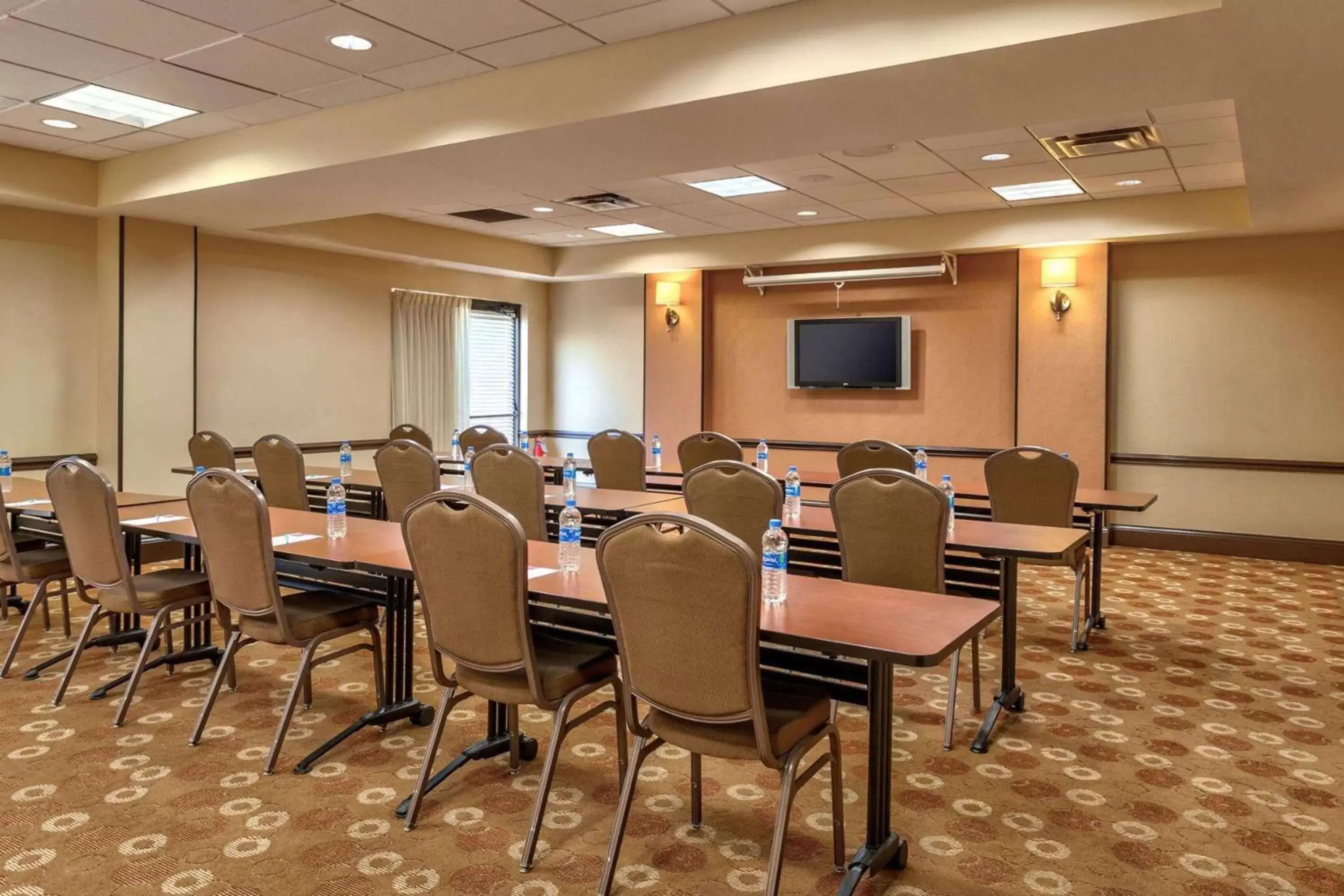 Meeting/conference room in Wyndham Garden Kansas City Airport