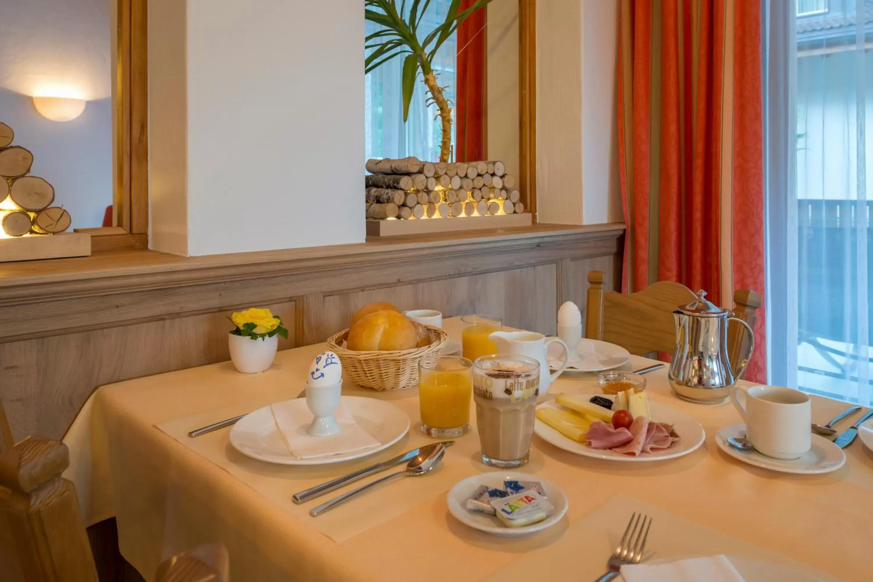 Buffet breakfast, Restaurant/Places to Eat in Sport- und Wellnesshotel Eienwäldli